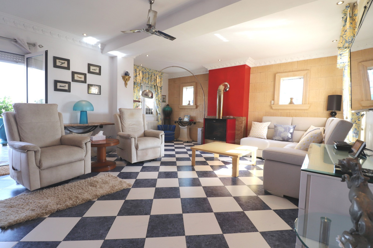 3-Bedroom Detached House in Algorfa | Sunny Casas - Cost... - Image 12