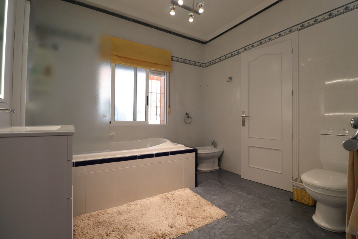 3-Bedroom Detached House in Algorfa | Sunny Casas - Cost... - Image 25