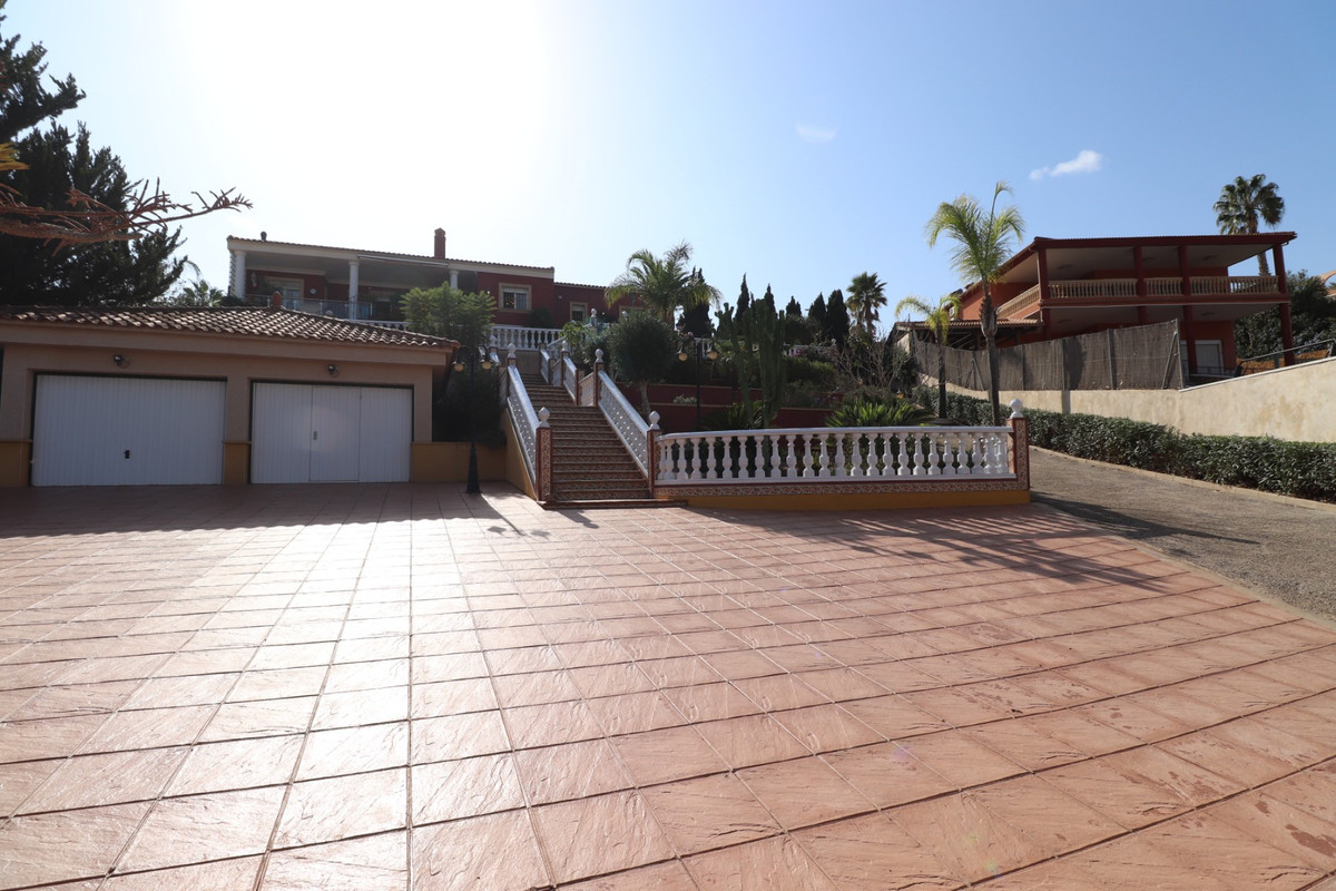 3-Bedroom Detached House in Algorfa | Sunny Casas - Cost... - Image 7