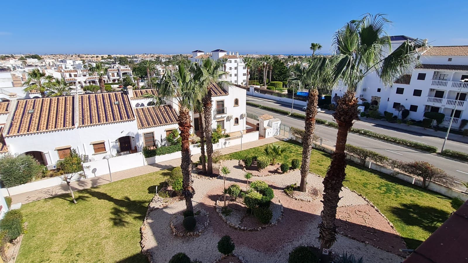 2-Bedroom Apartment in Las Filipinas, Orihuela Costa - Image 25