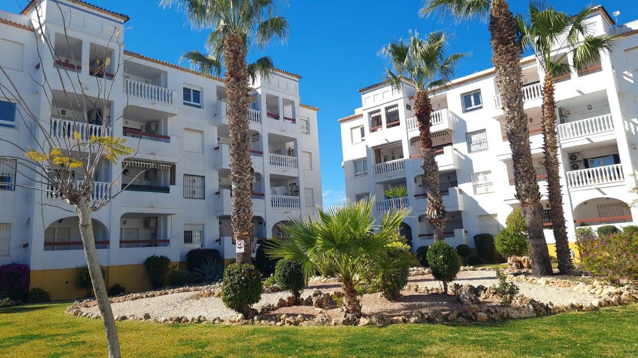 2-Bedroom Apartment in Las Filipinas, Orihuela Costa - Image 28