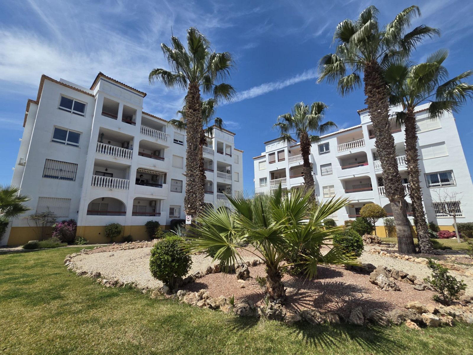 2-Bedroom Apartment in Las Filipinas, Orihuela Costa - Image 6