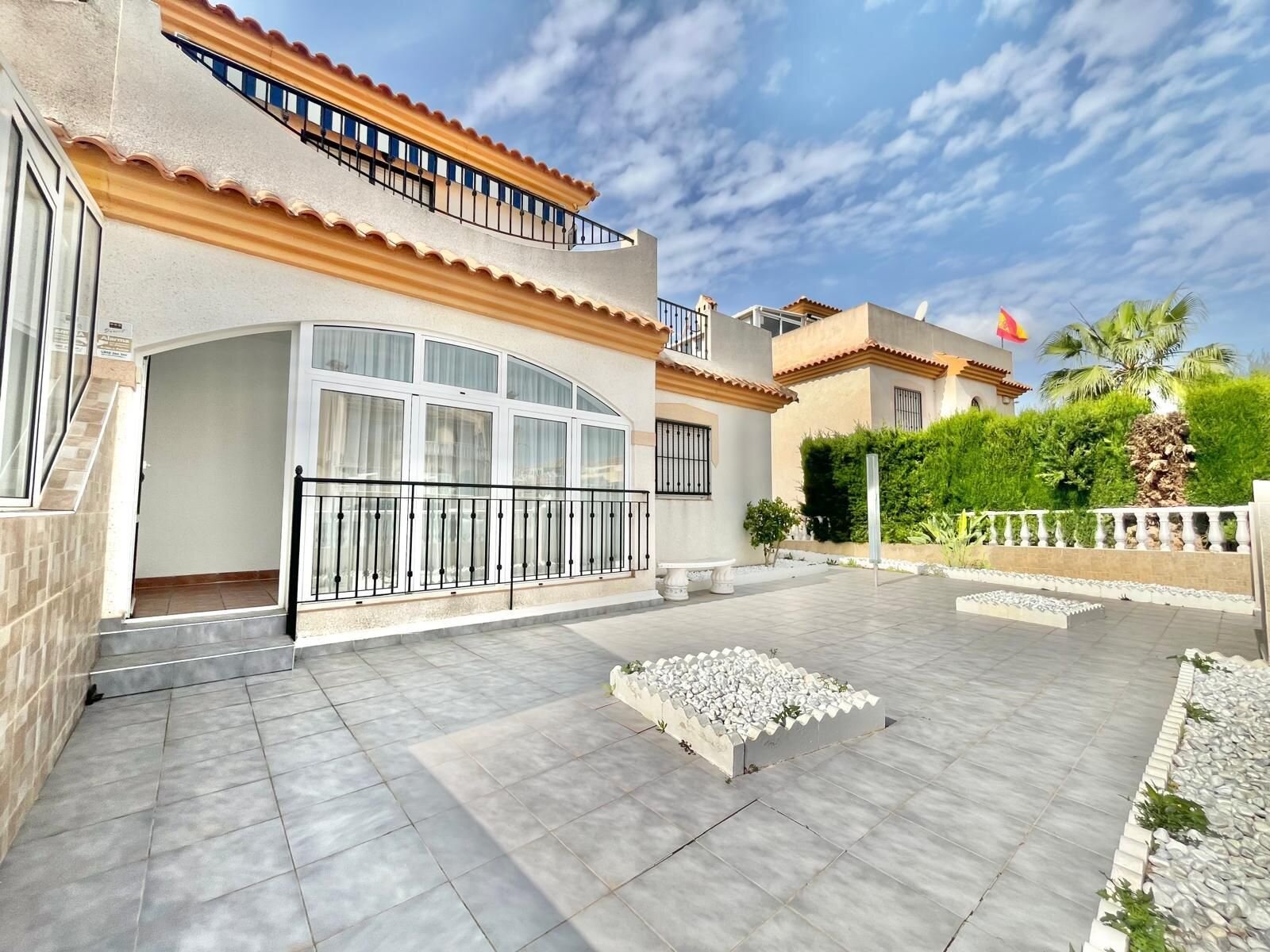 3-Bedroom Apartment in Playa Flamenca, Orihuela Costa - Image 4