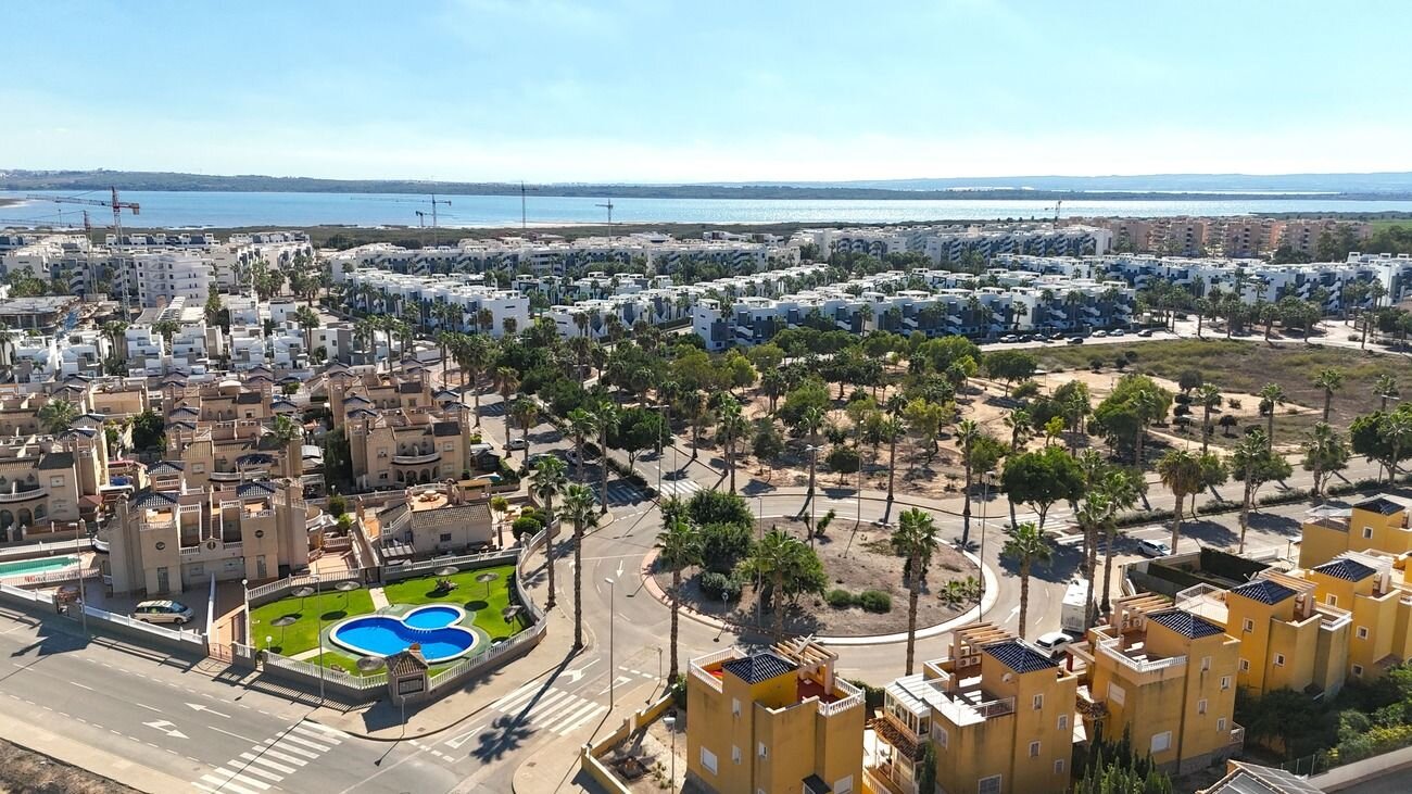 3-Bedroom Villa in El Edén - Los Estaños, Guardamar del Segura - Image 29