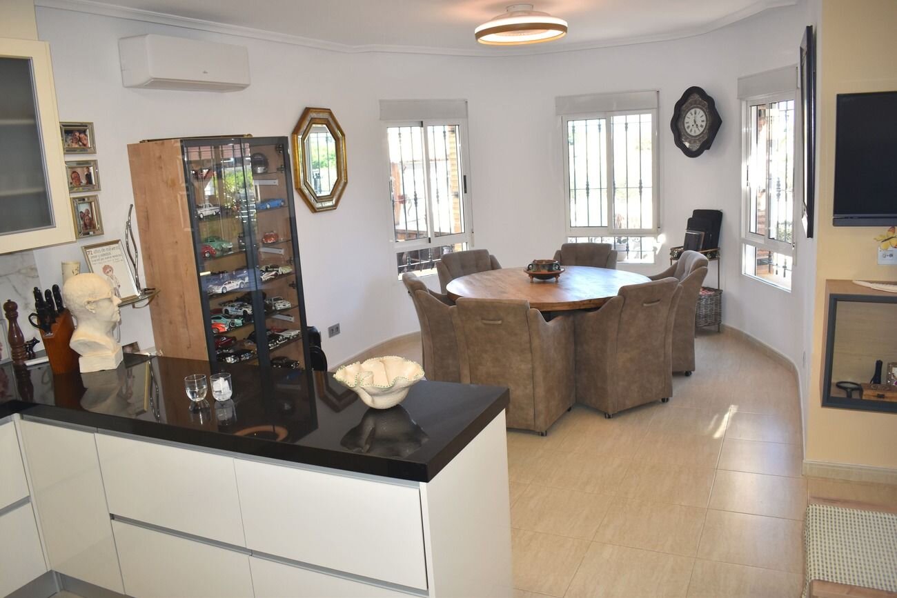 3-Bedroom Villa in El Edén - Los Estaños, Guardamar del Segura - Image 5