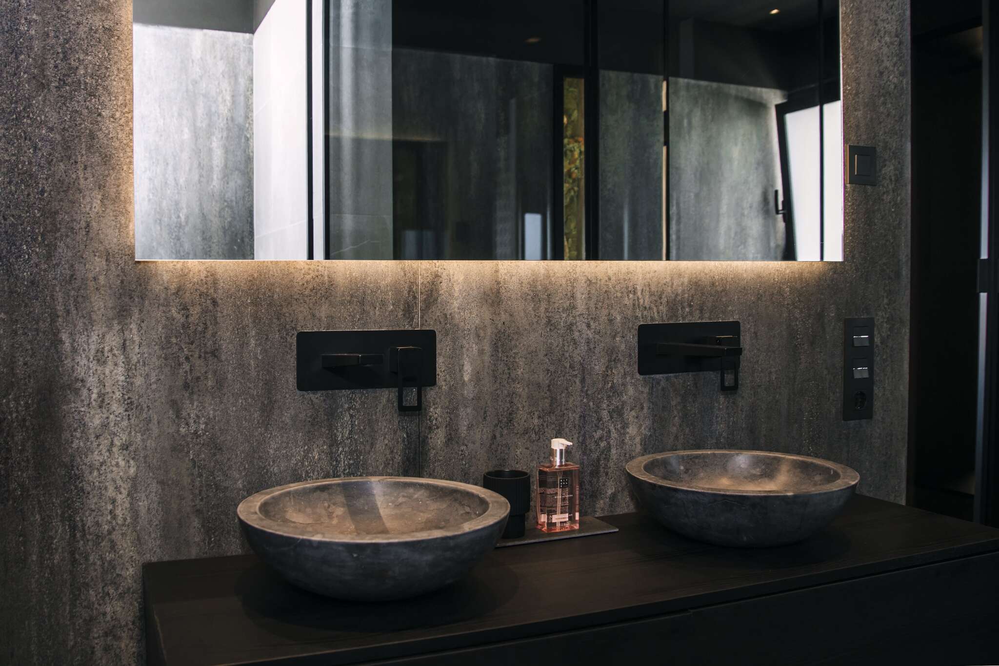 3-Bedroom Detached House in Rojales - Image 11