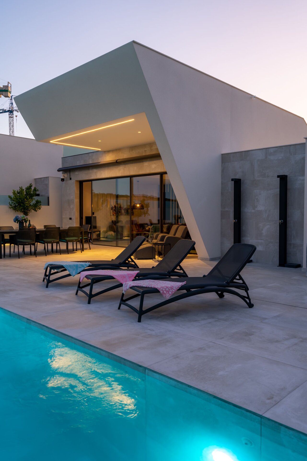 3-Bedroom Detached House in Rojales - Image 3