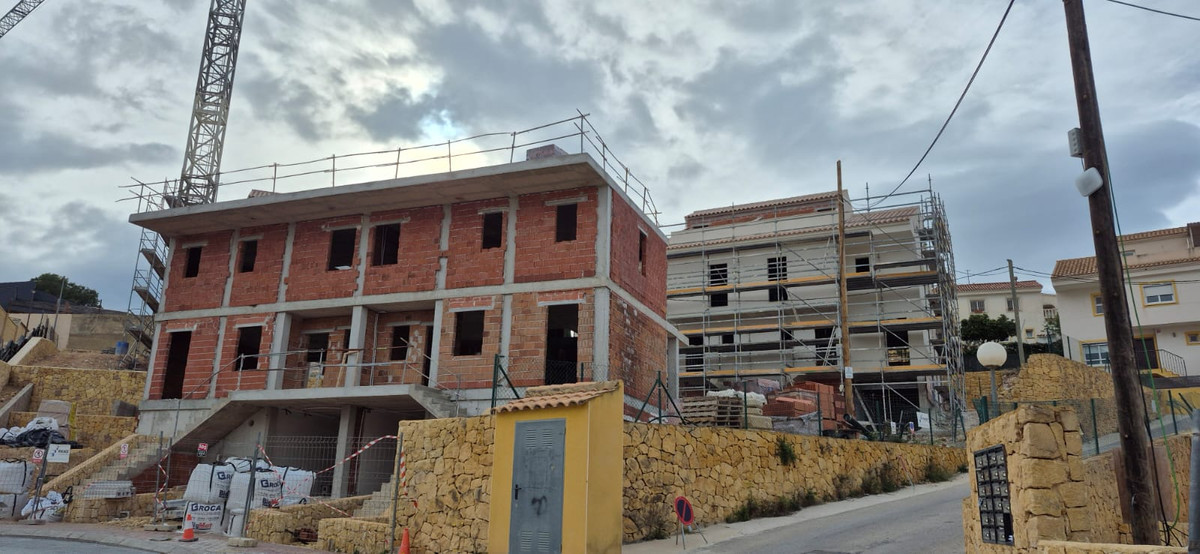 3-Bedroom Semi-Detached House in La Nucia | Sunny Casas ... - Image 3