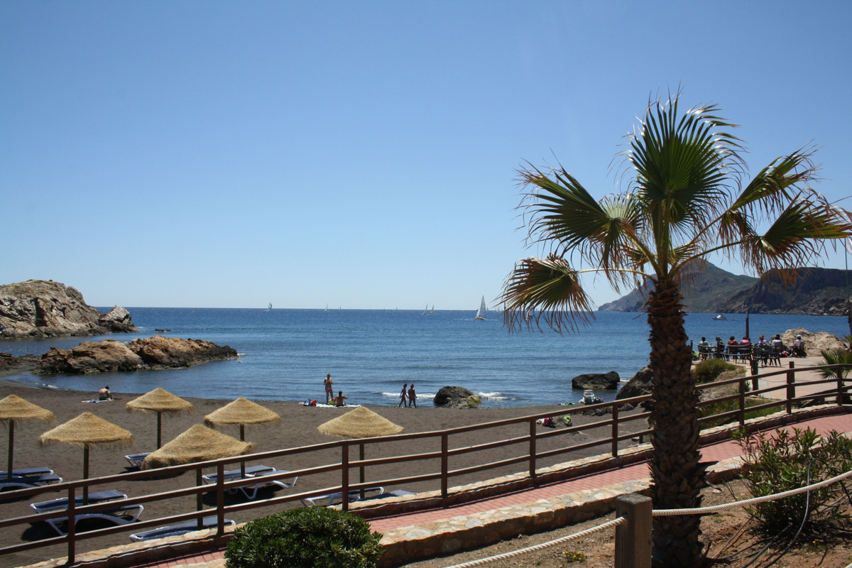 2-Bedroom Townhouse in  Cartagena - Image 8