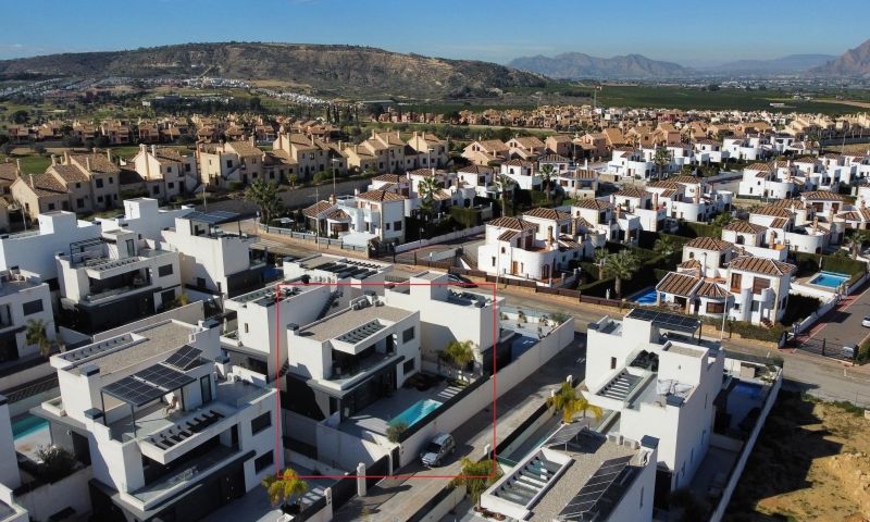 3-Bedroom Villa in Comunidad Valenciana, Algorfa - Image 1