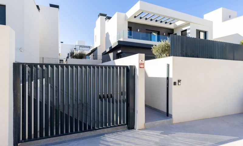 3-Bedroom Villa in Comunidad Valenciana, Algorfa - Image 14