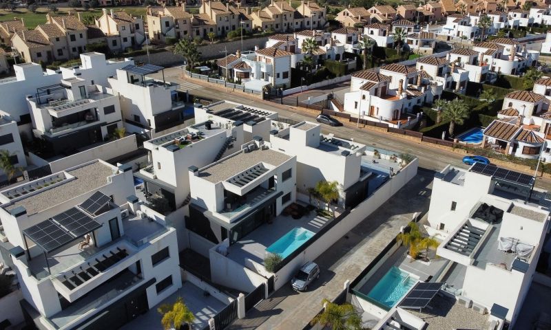 3-Bedroom Villa in Comunidad Valenciana, Algorfa - Image 7