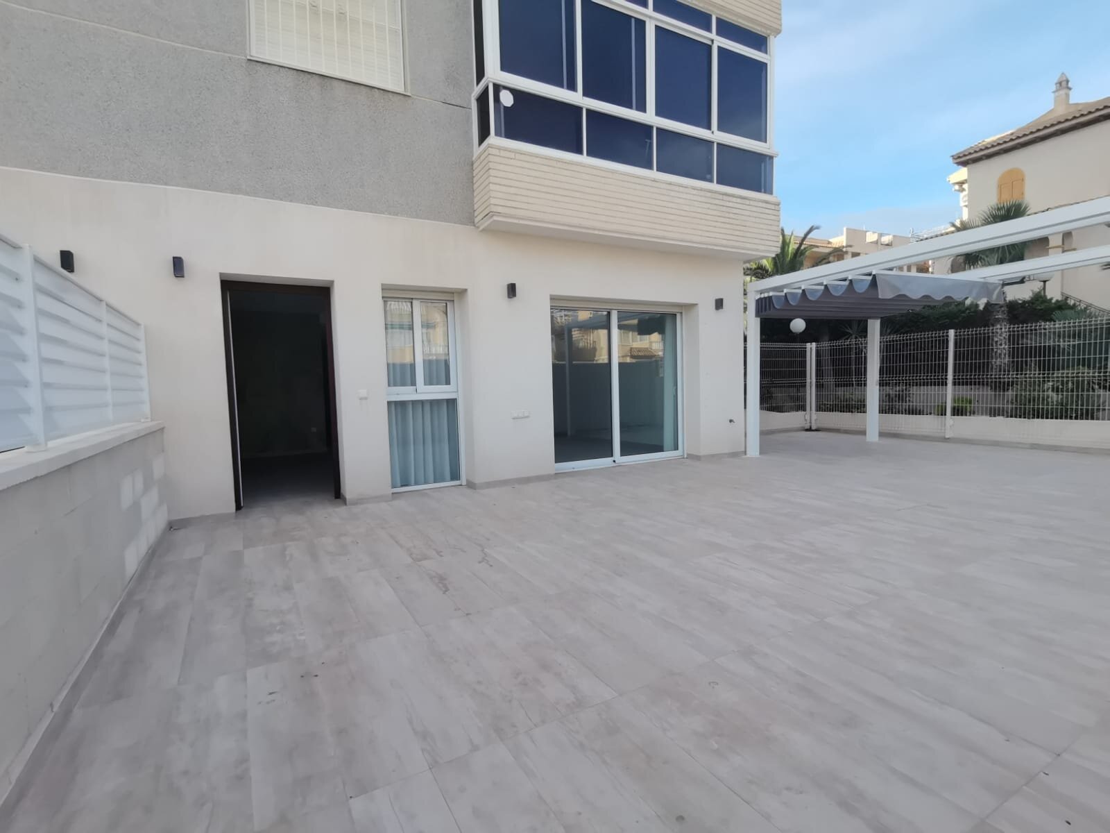 Apartamento planta baja de 3 Dormitorios en, Torrevieja - Image 12