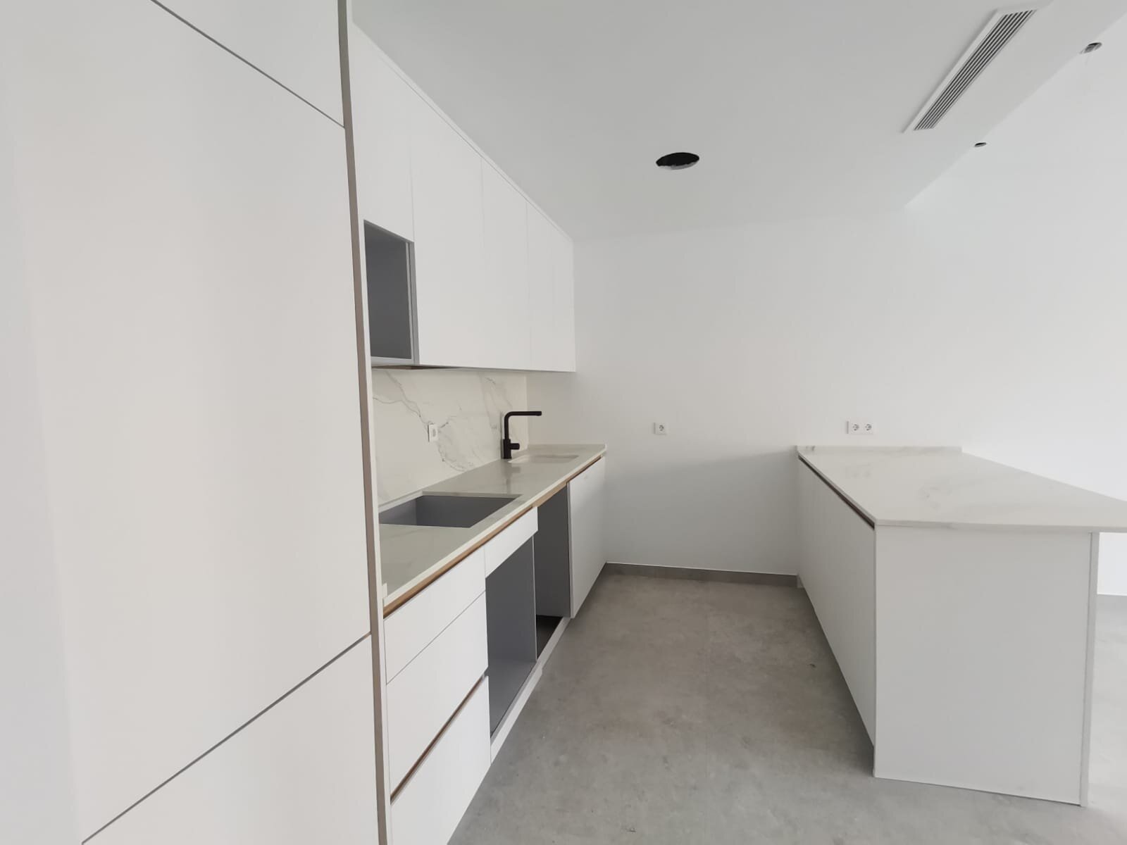 Apartamento planta baja de 3 Dormitorios en, Torrevieja - Image 7