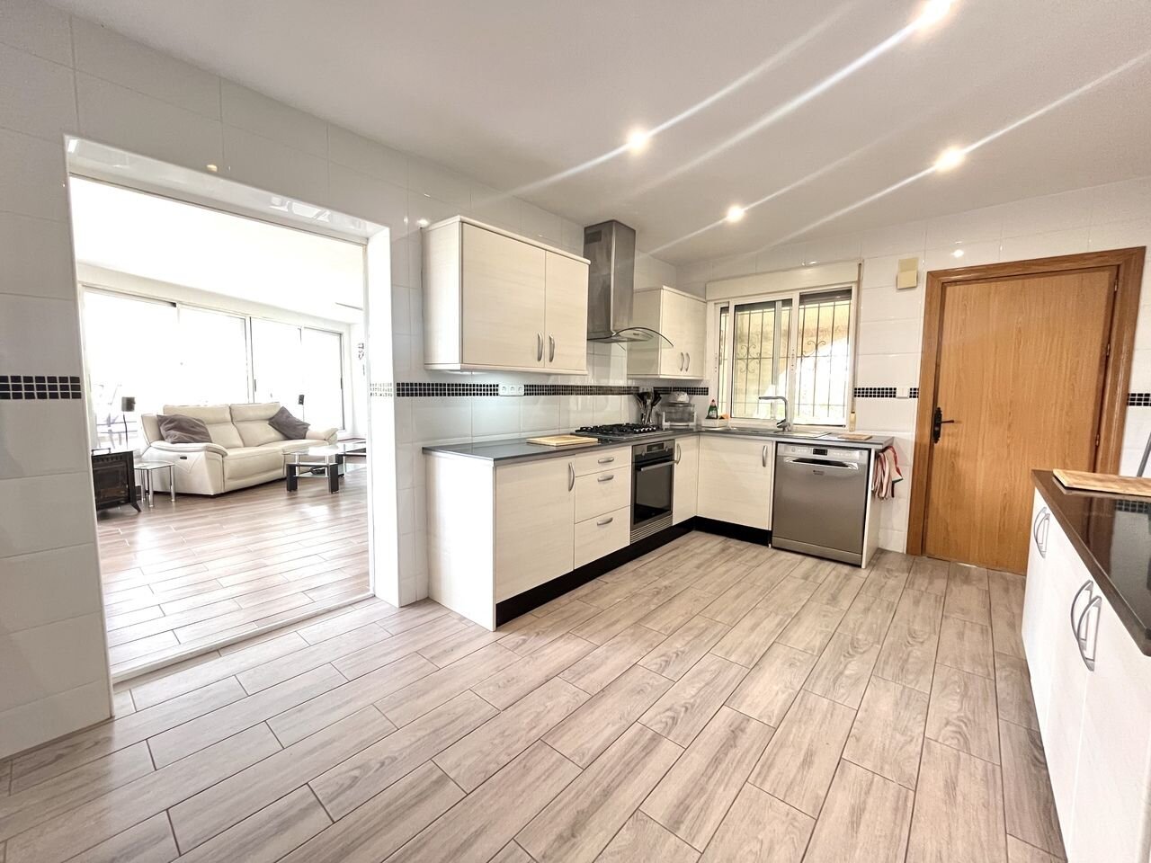 3-Bedroom Villa in Pinar de Campoverde, Pilar de la Horadada - Image 6