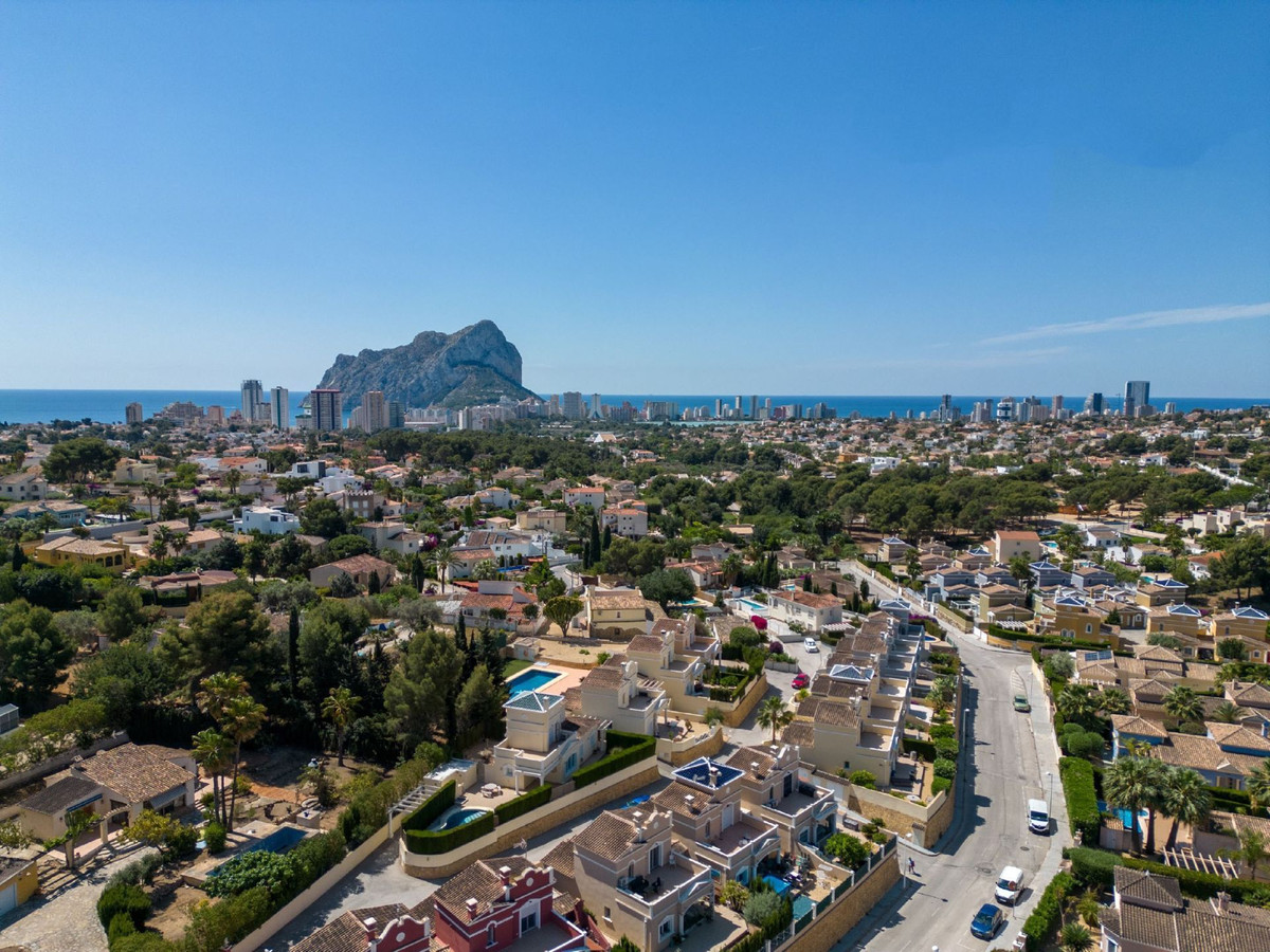 3-Bedroom Detached House in  Calpe | Sunny Casas - Costa ... - Image 2