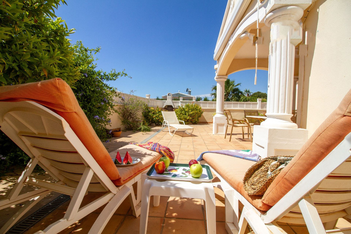 3-Bedroom Detached House in  Calpe | Sunny Casas - Costa ... - Image 23