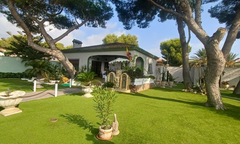 3-Bedroom Detached House in Orihuela Costa | Sunny Casas... - Image 7