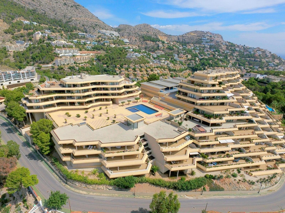 3-Bedroom Middle Floor Apartment in Altea | Sunny Casas ... - Image 2