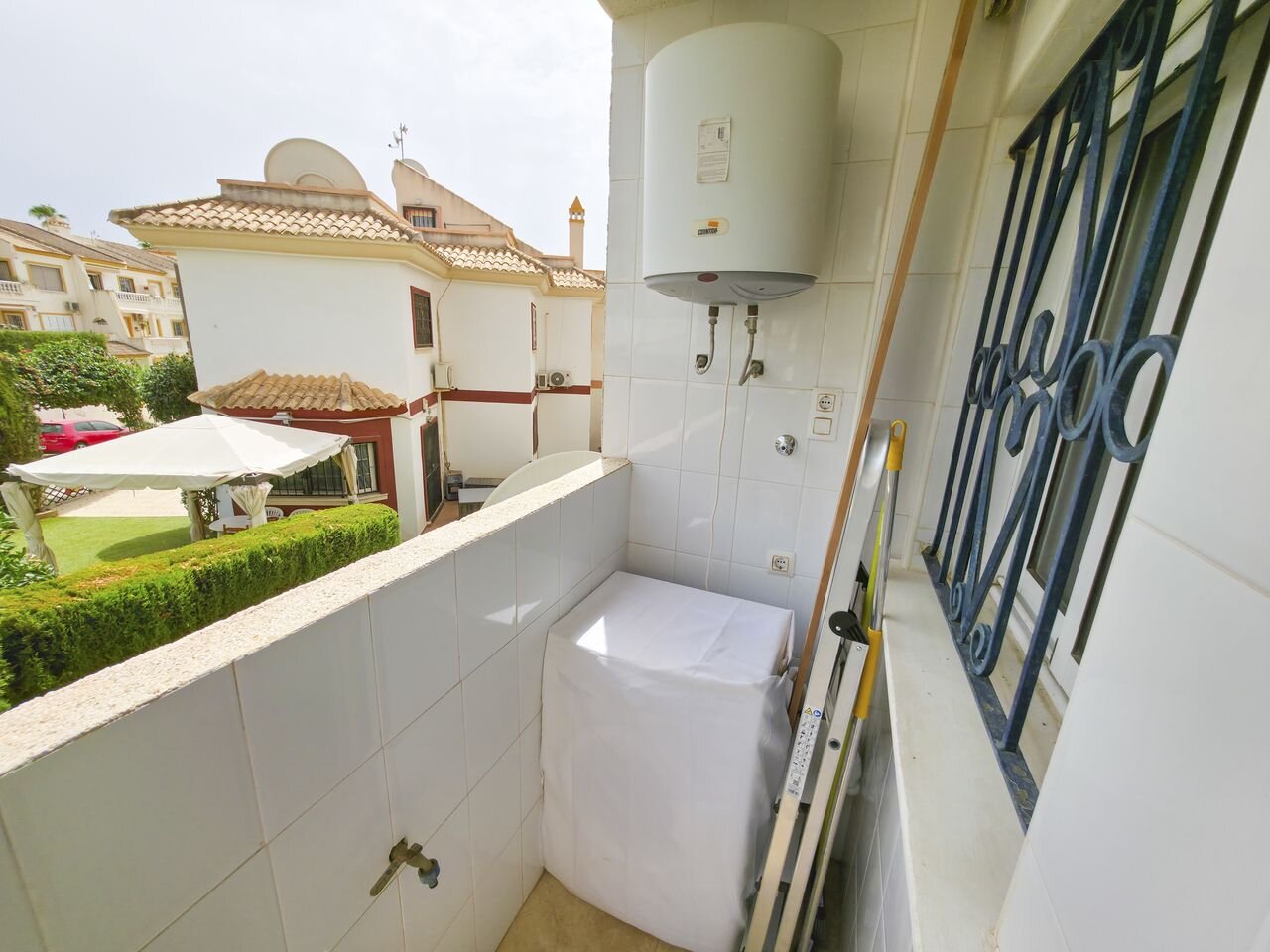 2-Bedroom Apartment in Las Filipinas, Orihuela Costa - Image 10