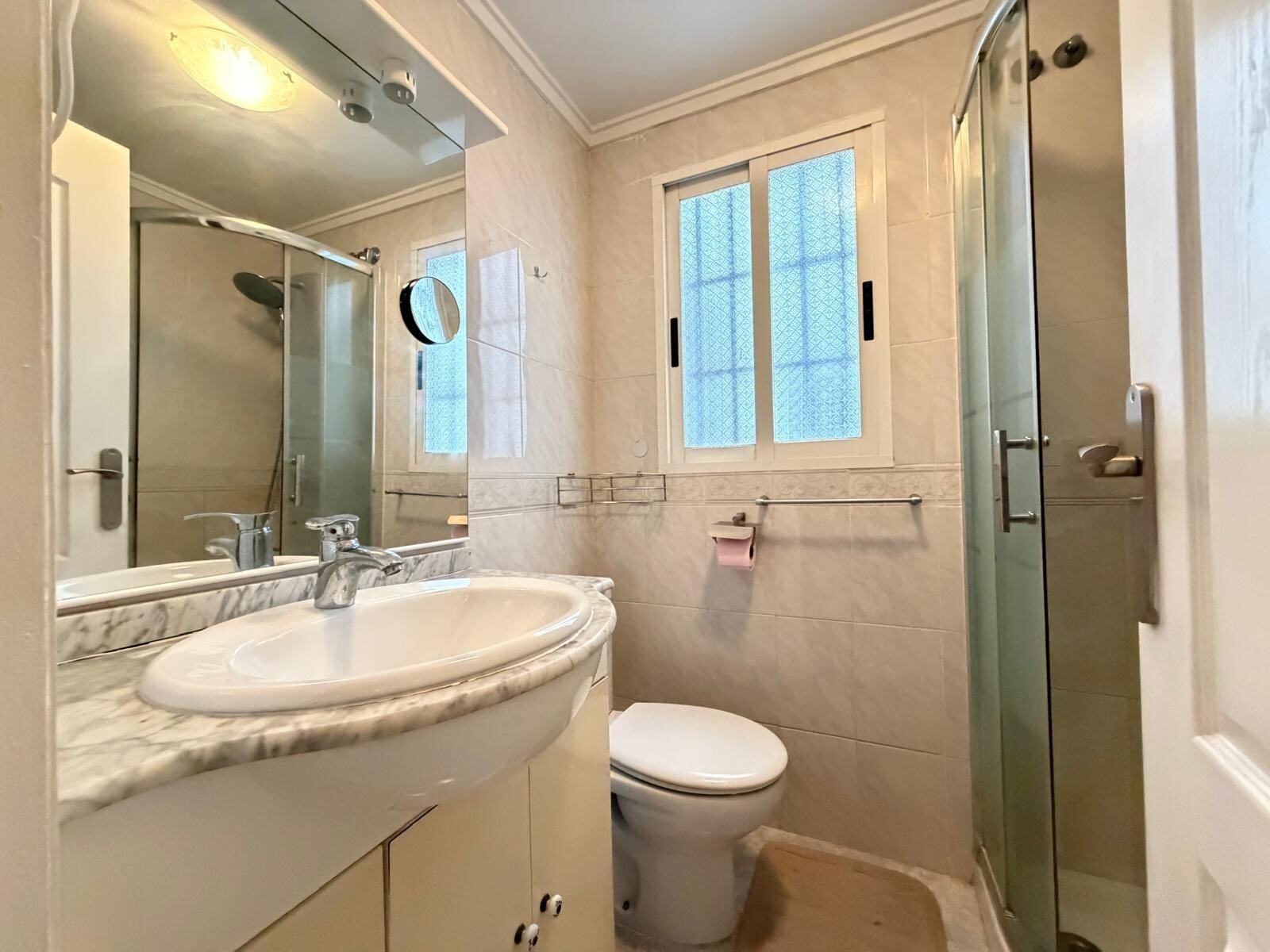 1-Bedroom Apartment in Estacion de Autobuses, Torrevieja - Image 10