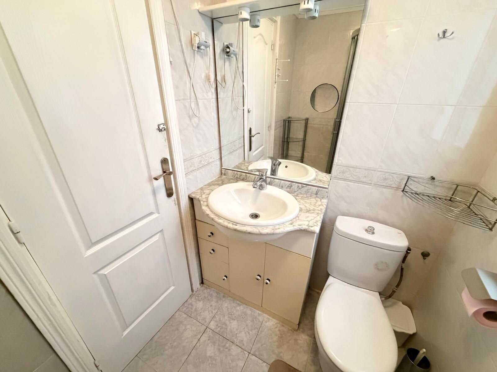 1-Bedroom Apartment in Estacion de Autobuses, Torrevieja - Image 14