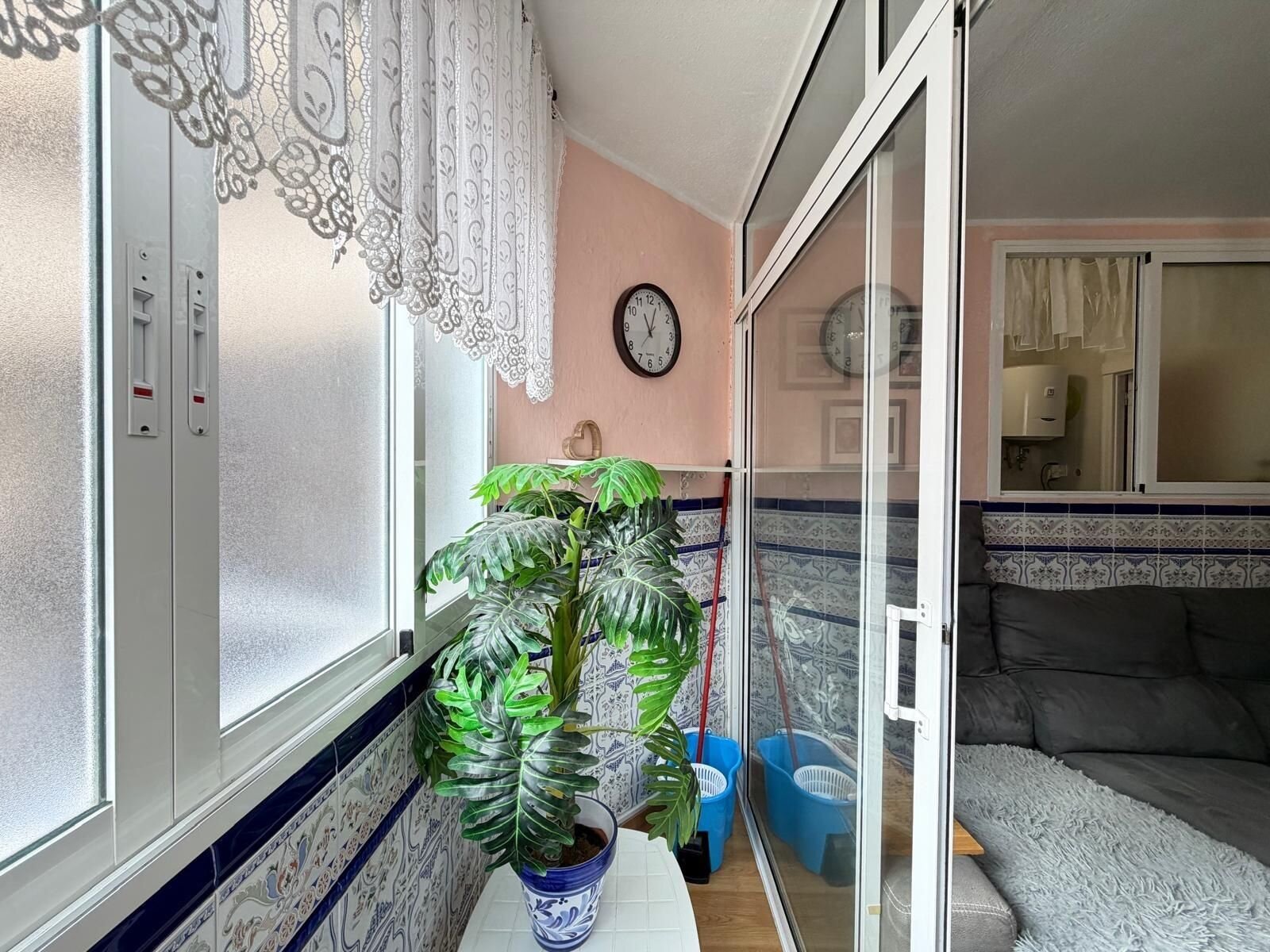 1-Bedroom Apartment in Estacion de Autobuses, Torrevieja - Image 34