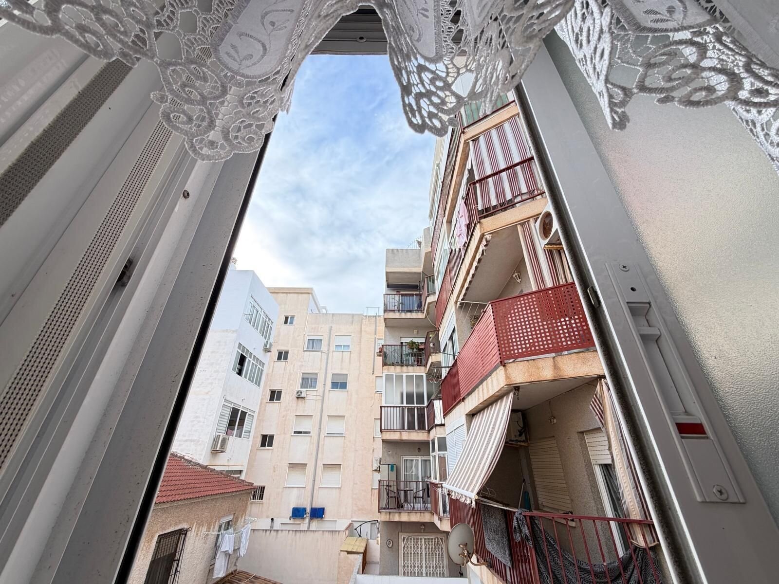 1-Bedroom Apartment in Estacion de Autobuses, Torrevieja - Image 38