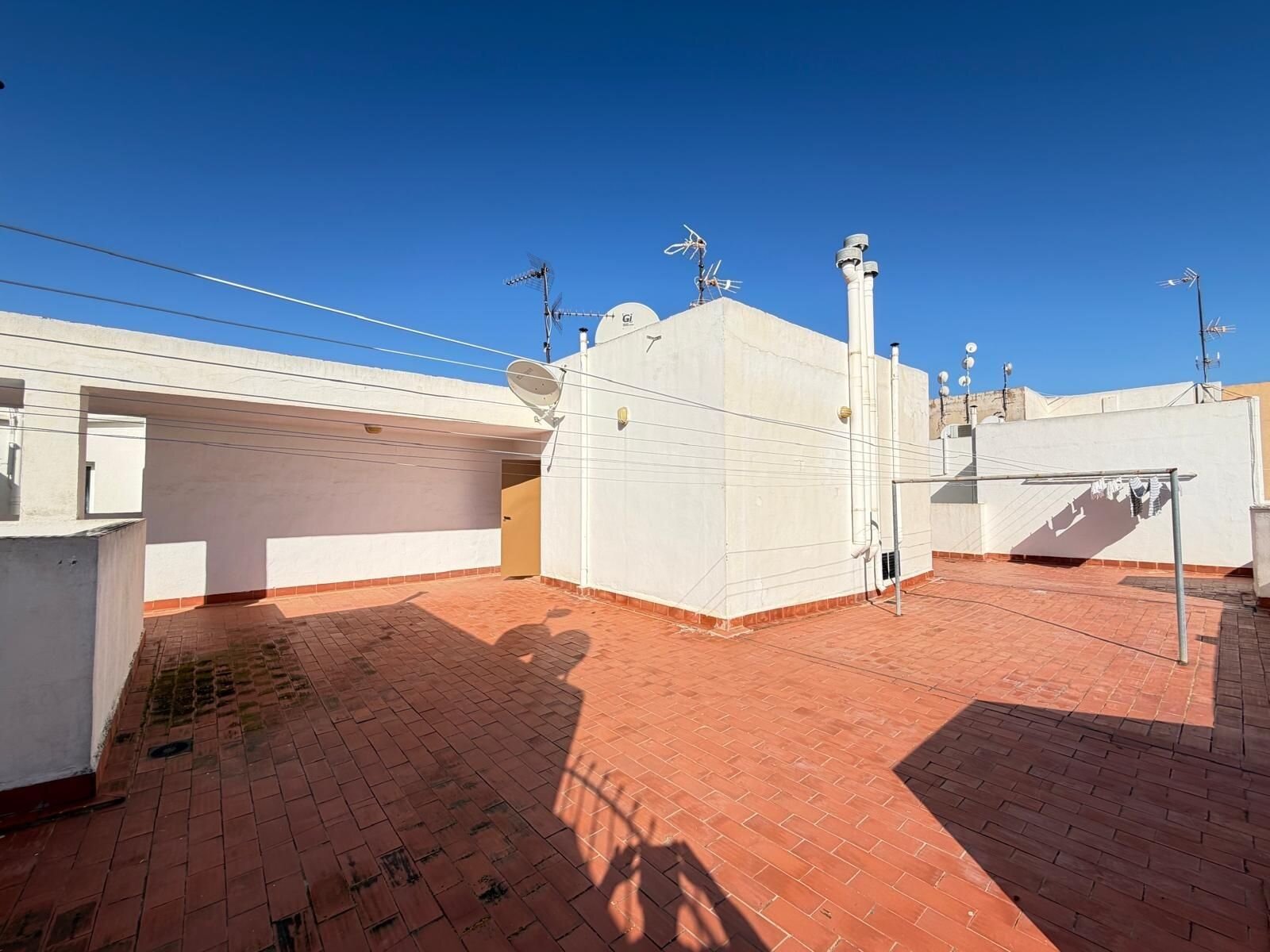 1-Bedroom Apartment in Estacion de Autobuses, Torrevieja - Image 42