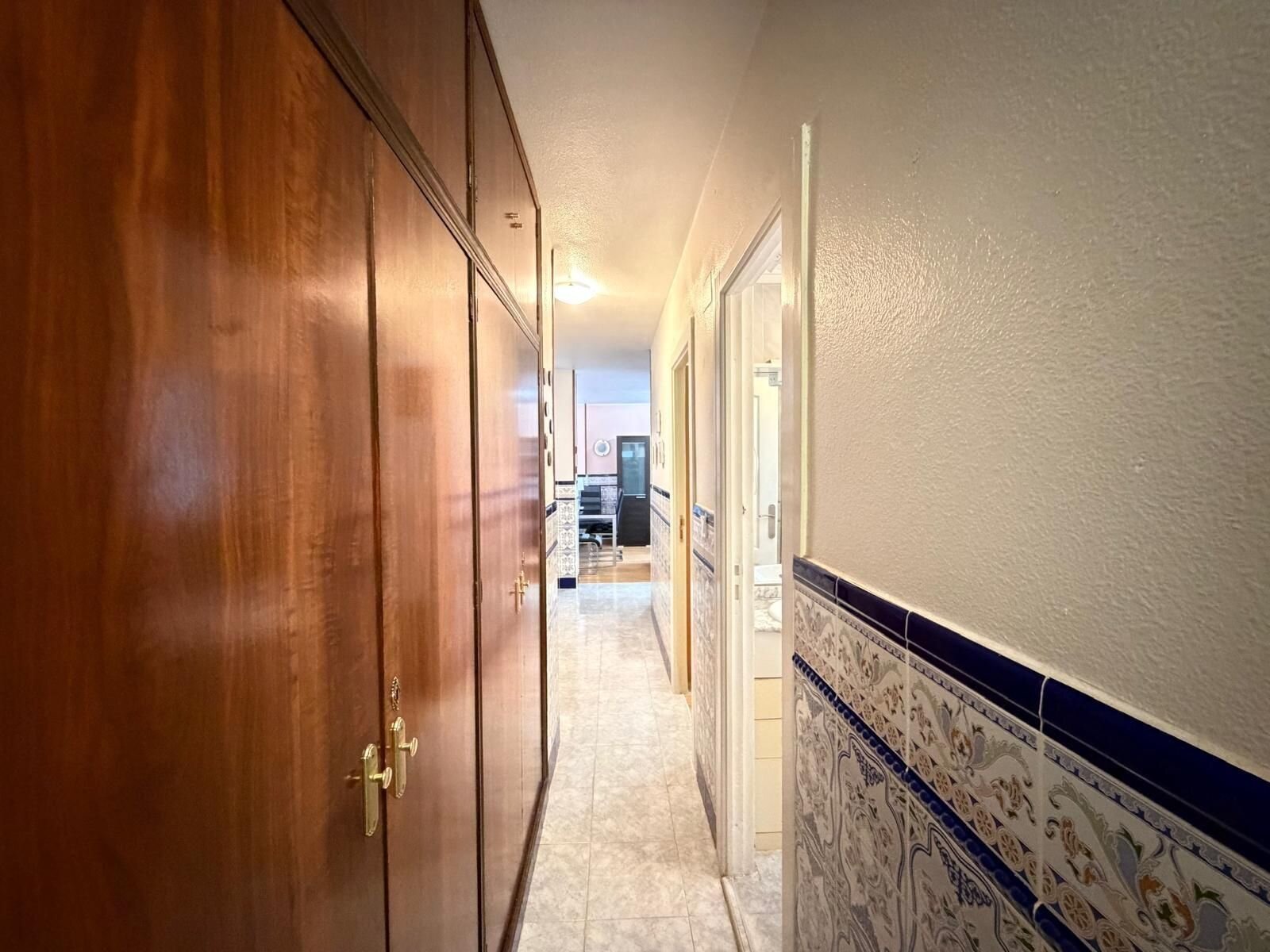 1-Bedroom Apartment in Estacion de Autobuses, Torrevieja - Image 9