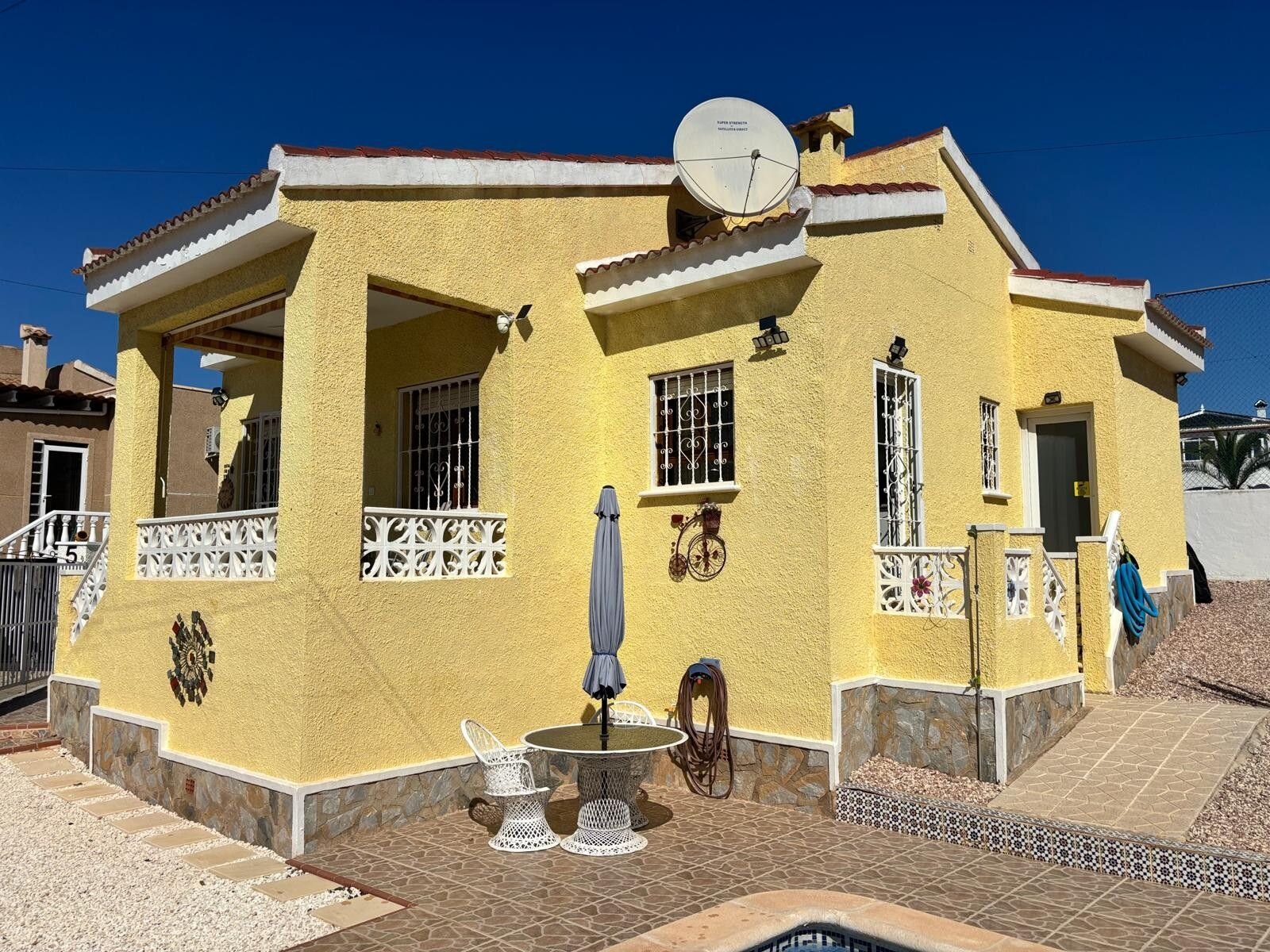2-Bedroom Villa in La Marquesa, Rojales - Image 3