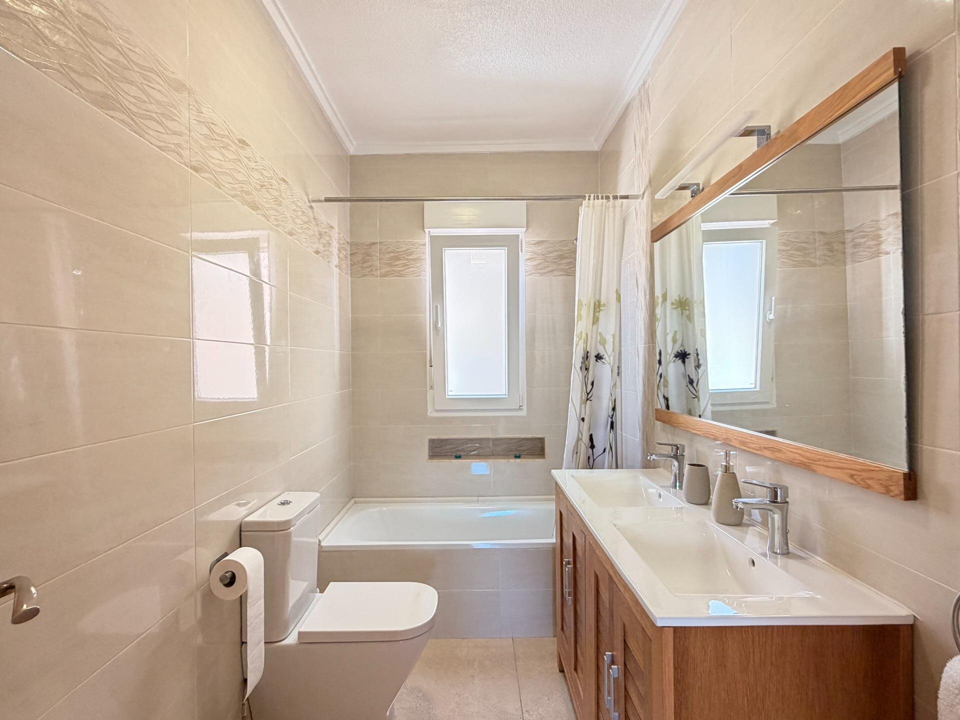 5-Bedroom Villa in Centro de la Ciudad Quesada, Rojales - Image 15