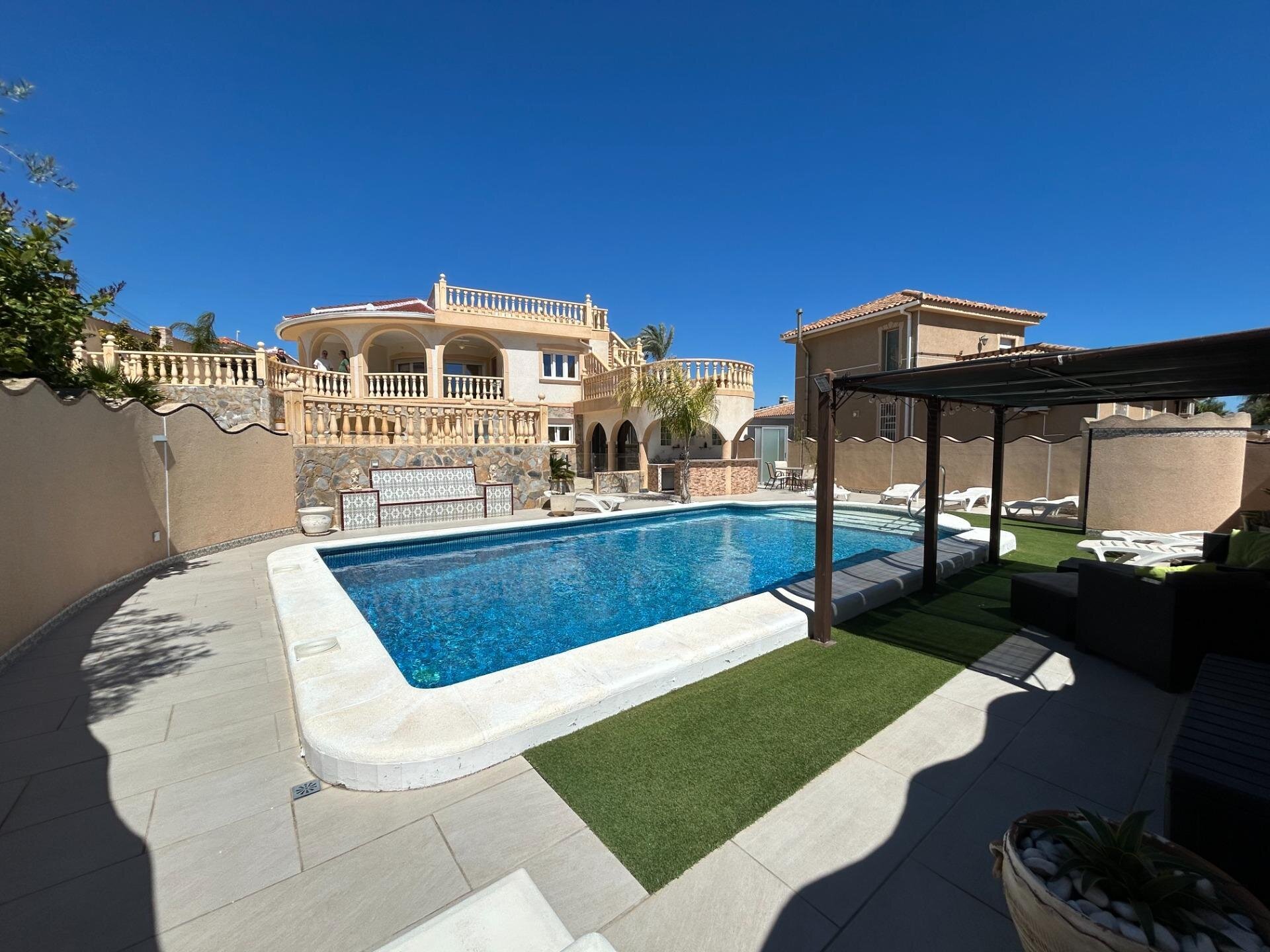 5-Bedroom Villa in Centro de la Ciudad Quesada, Rojales - Image 26