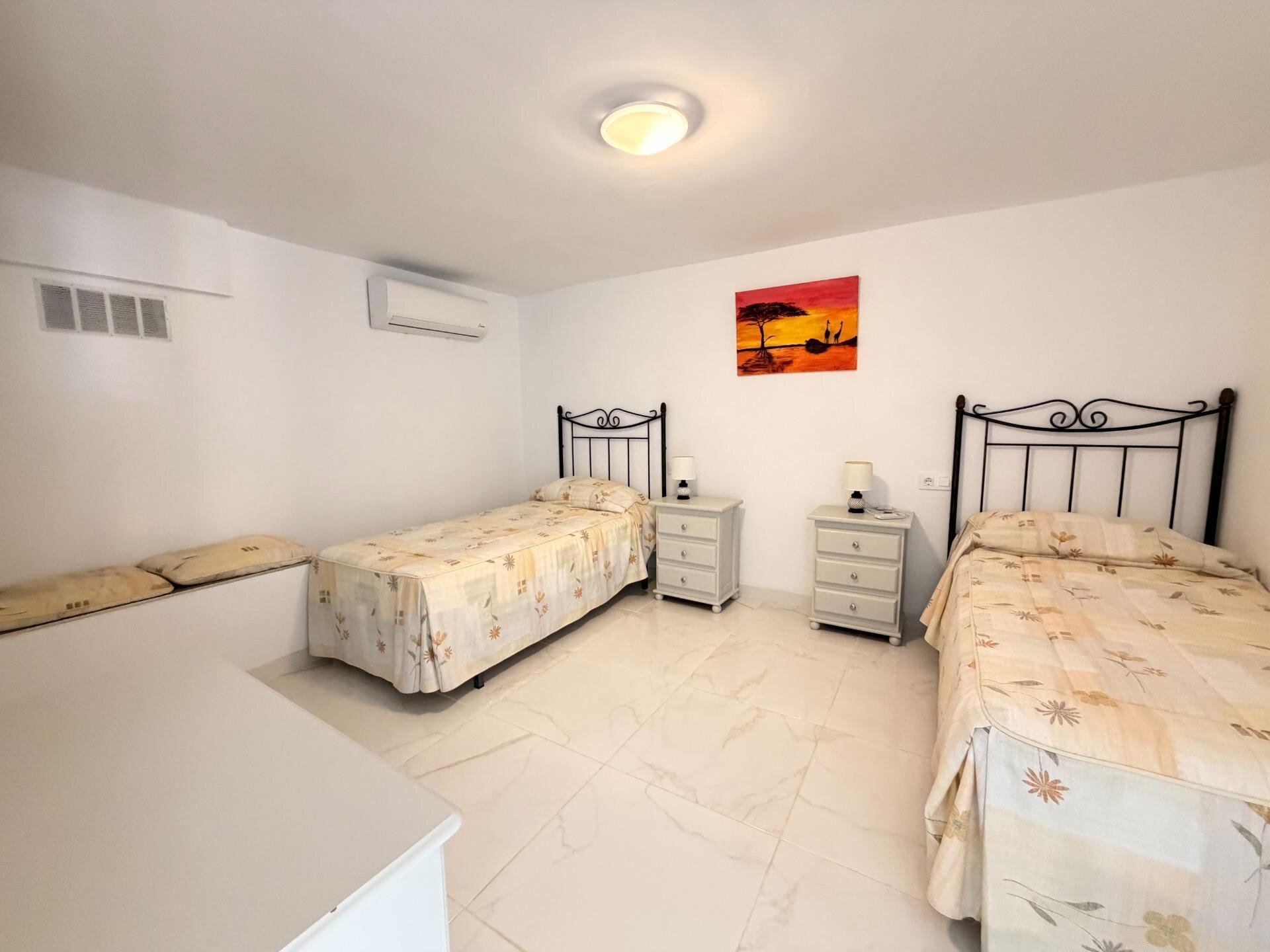 5-Bedroom Villa in Centro de la Ciudad Quesada, Rojales - Image 31