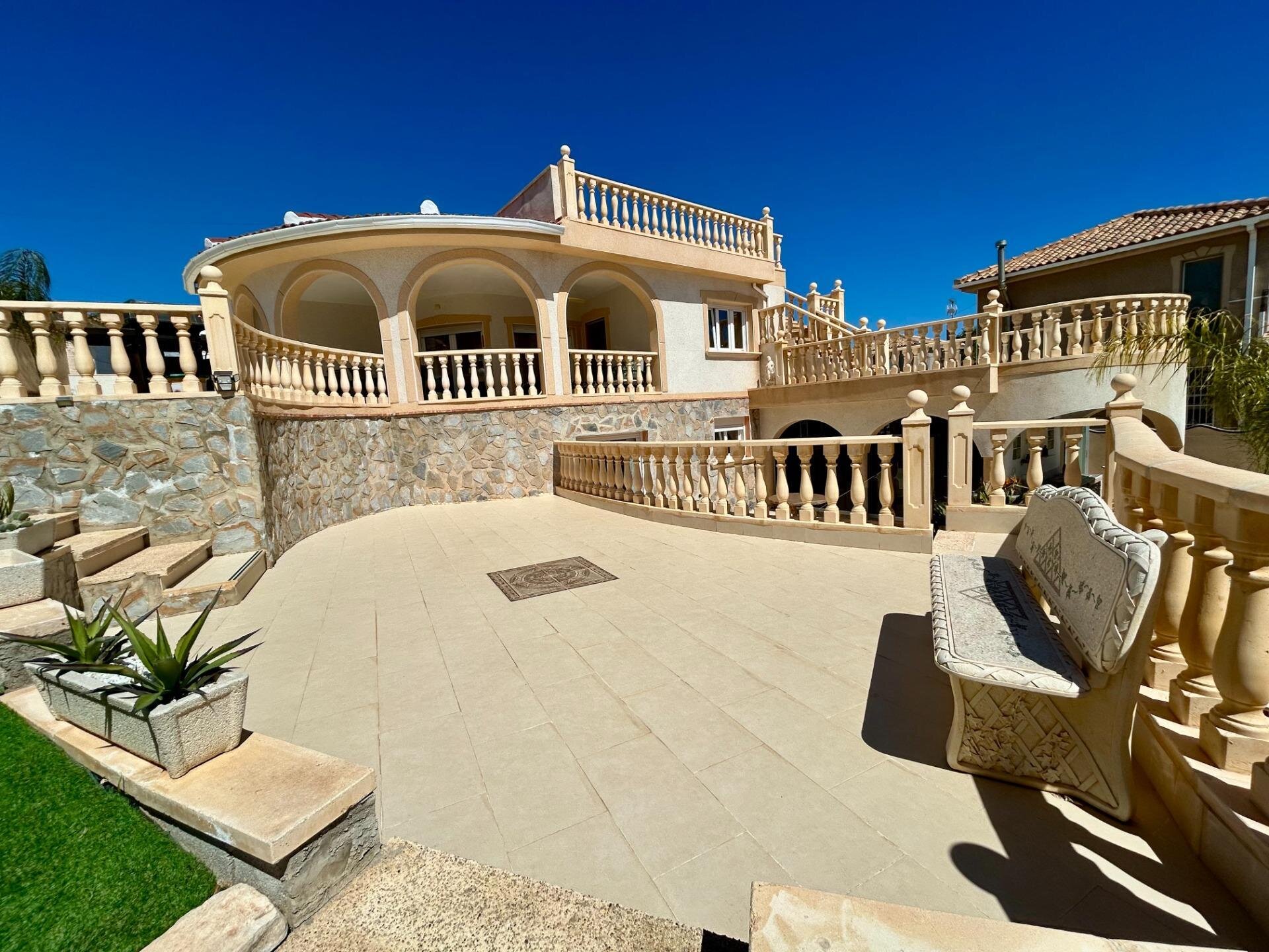 5-Bedroom Villa in Centro de la Ciudad Quesada, Rojales - Image 39