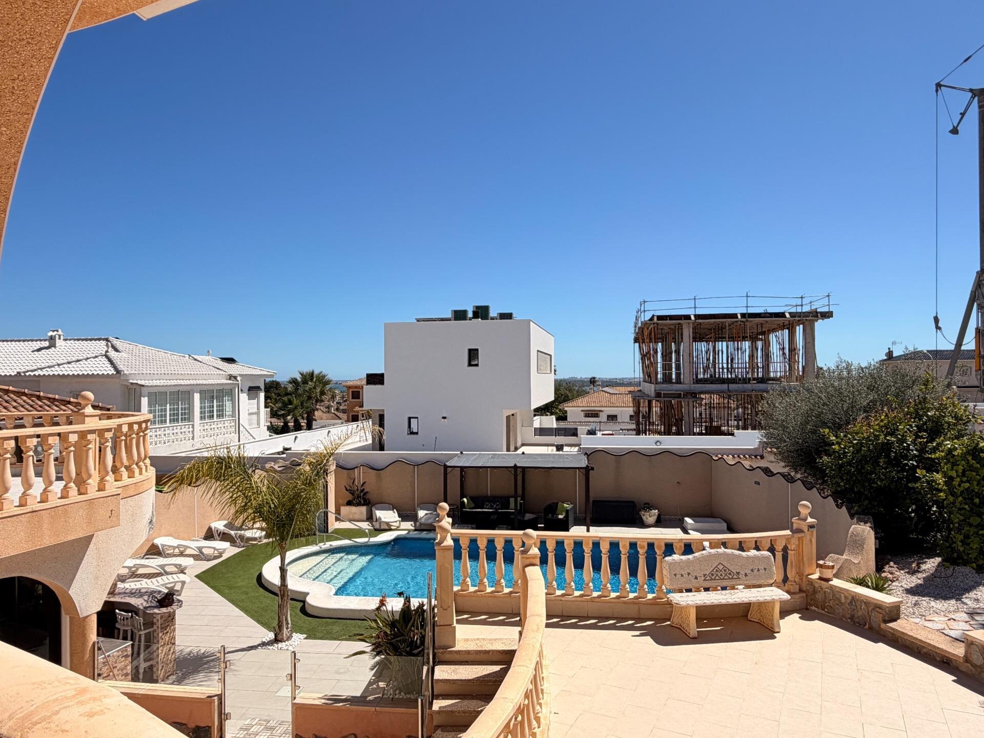 5-Bedroom Villa in Centro de la Ciudad Quesada, Rojales - Image 42