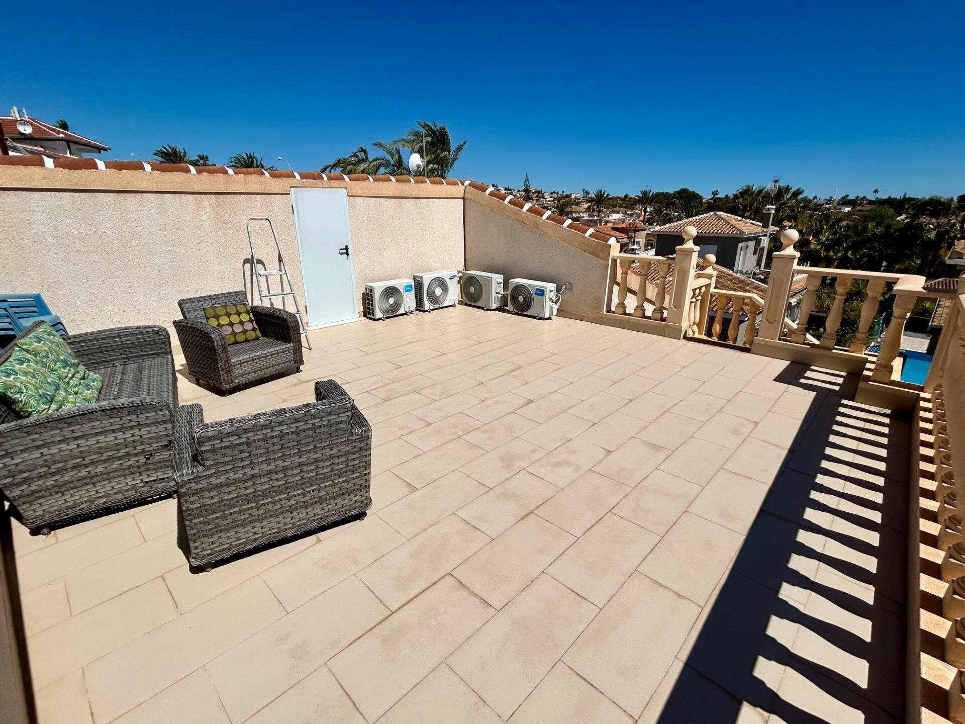 5-Bedroom Villa in Centro de la Ciudad Quesada, Rojales - Image 48
