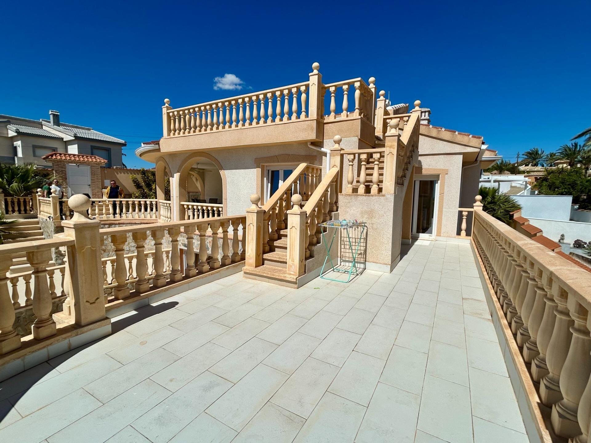 5-Bedroom Villa in Centro de la Ciudad Quesada, Rojales - Image 49