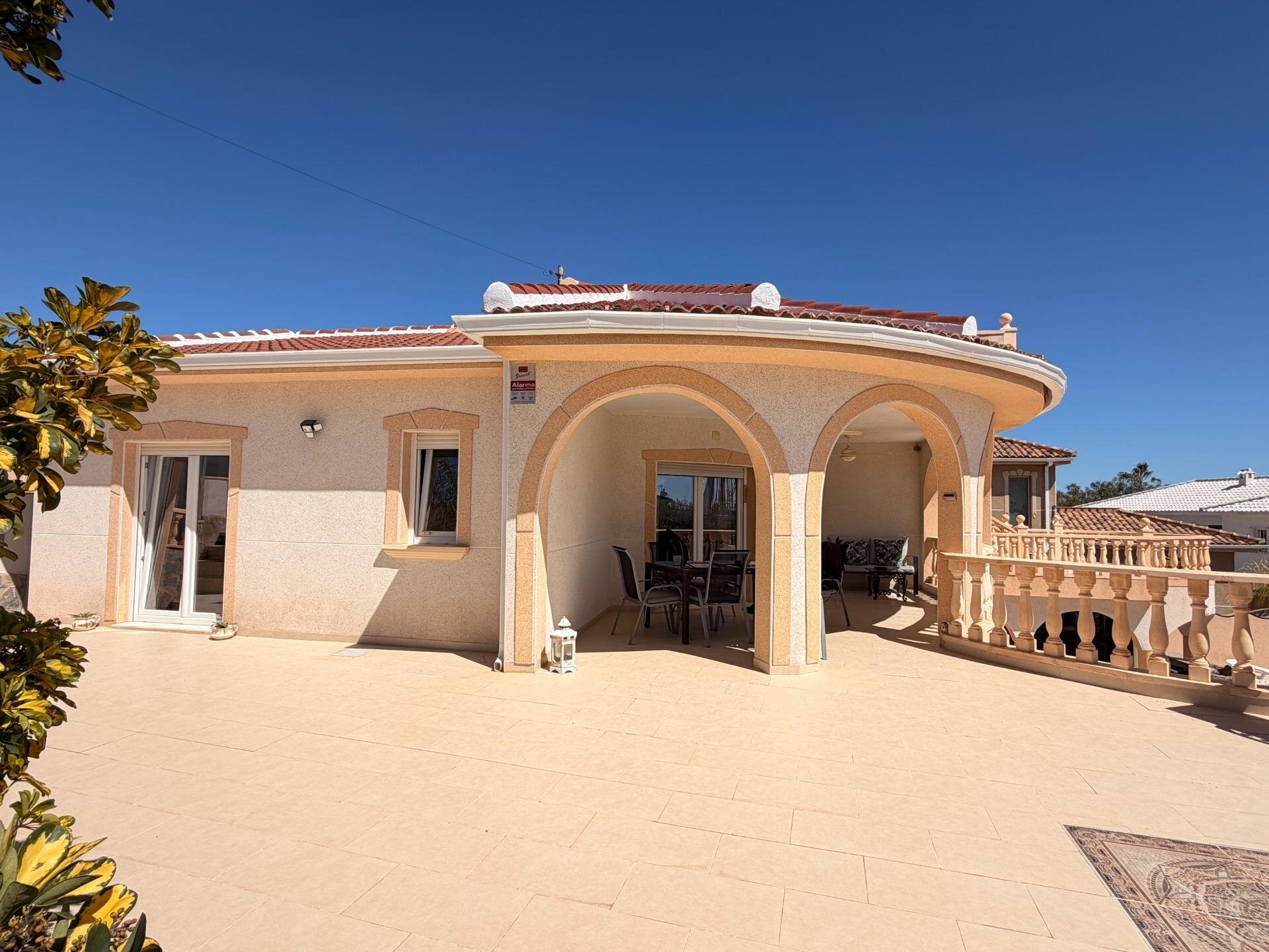 5-Bedroom Villa in Centro de la Ciudad Quesada, Rojales - Image 5