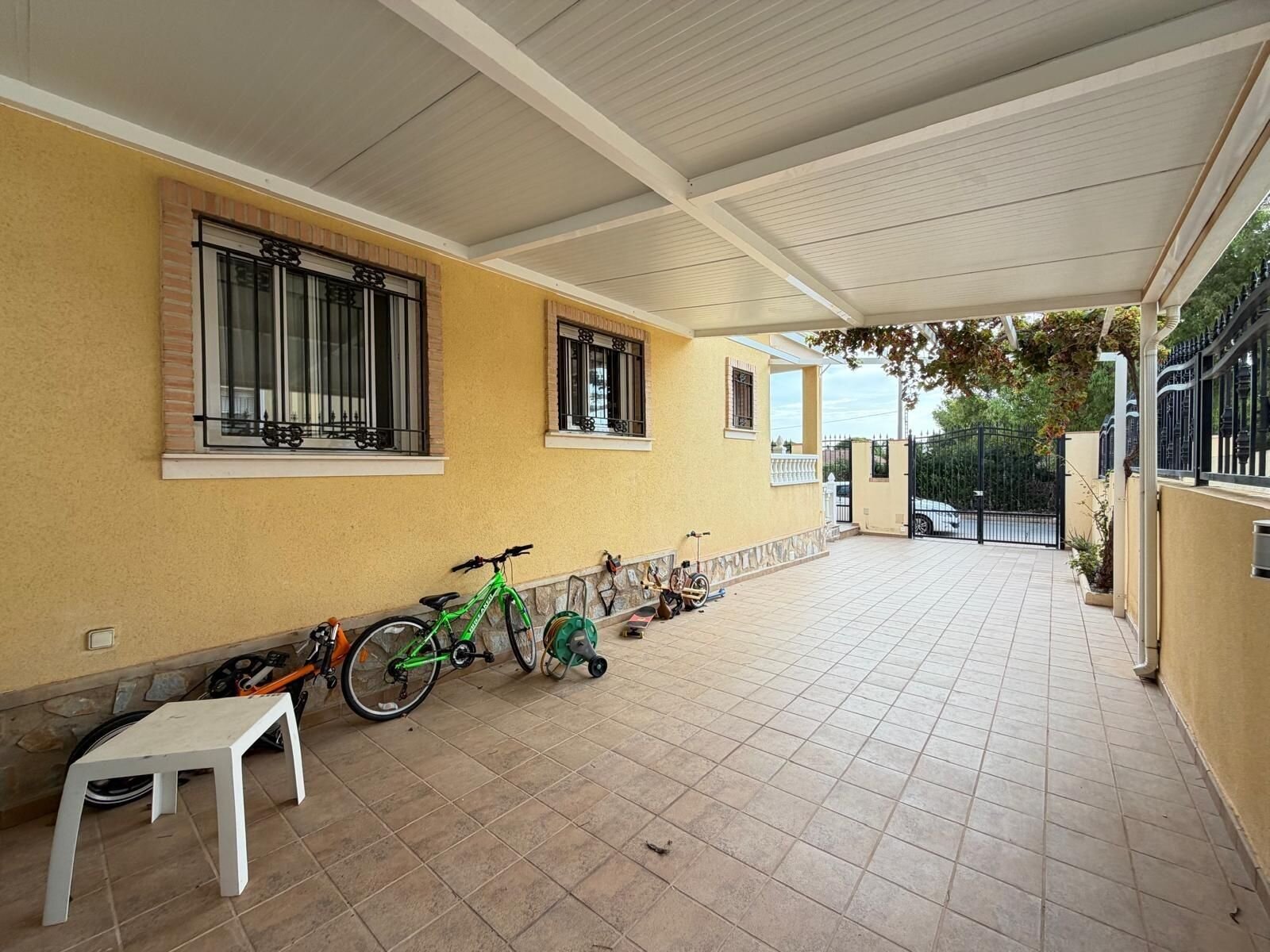 4-Bedroom Villa in Lomas de Don Juan, Orihuela Costa - Image 10