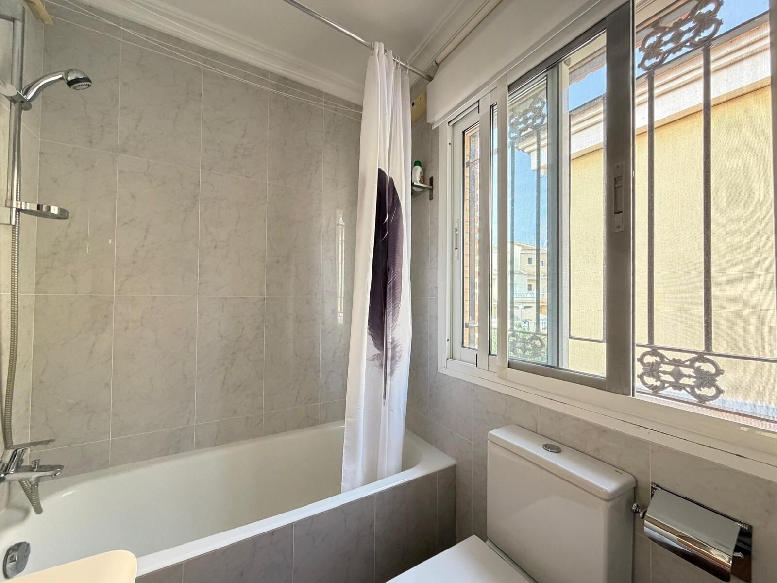 4-Bedroom Villa in Lomas de Don Juan, Orihuela Costa - Image 48
