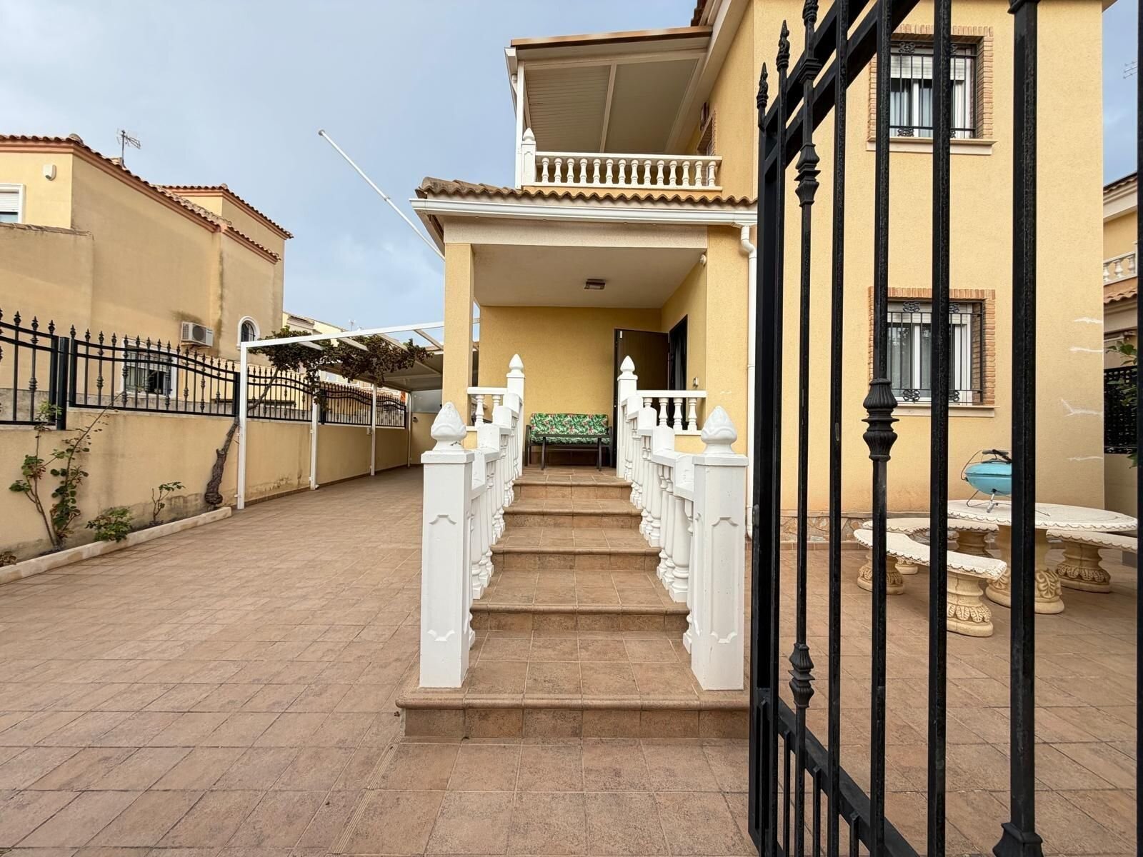 4-Bedroom Villa in Lomas de Don Juan, Orihuela Costa - Image 5