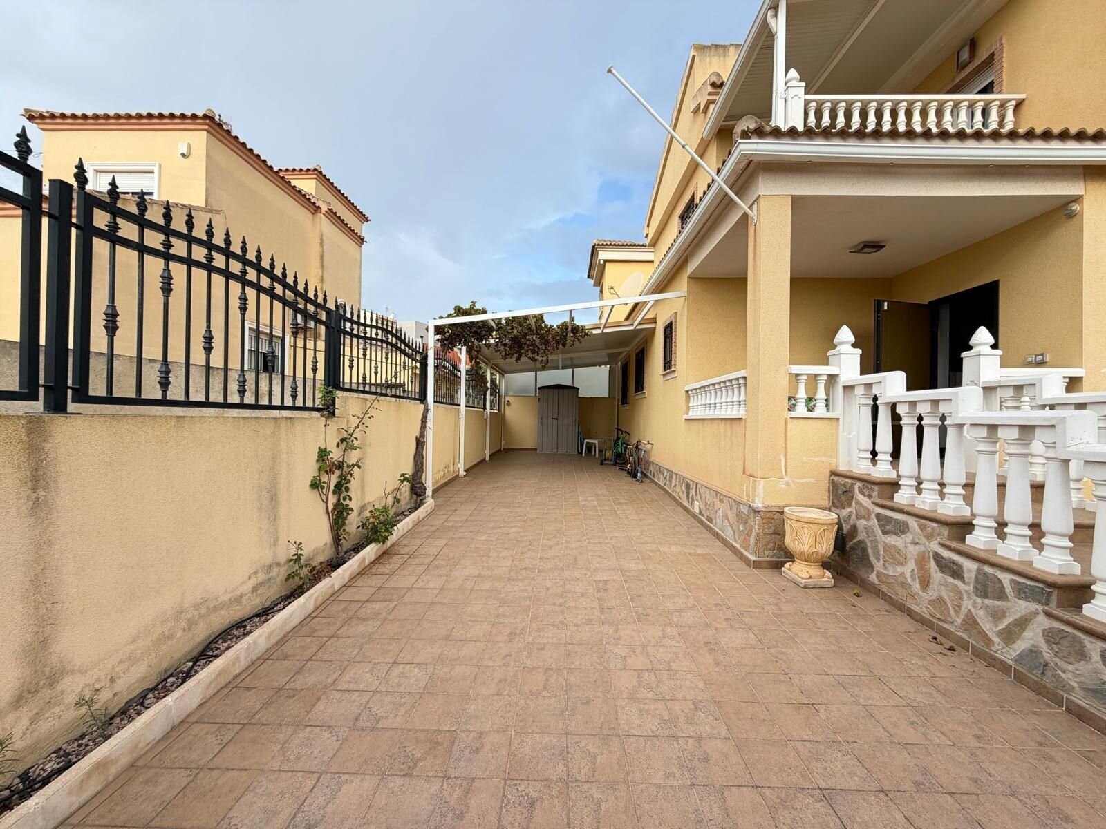 4-Bedroom Villa in Lomas de Don Juan, Orihuela Costa - Image 7