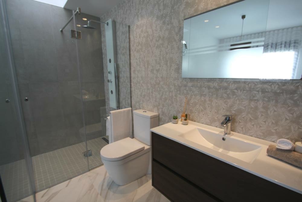 4-Bedroom Villa in San Miguel de Salinas - Image 15