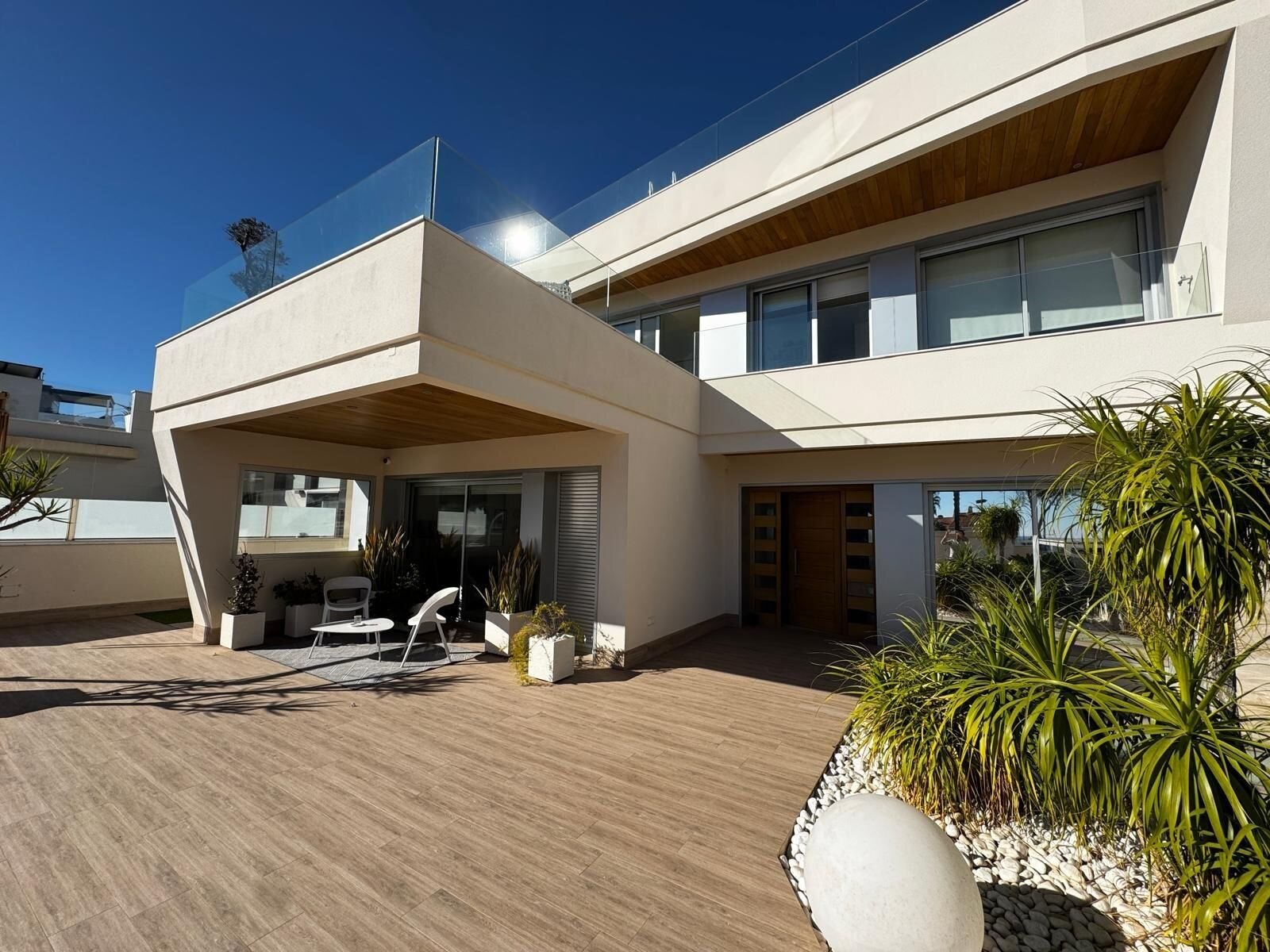 Villa de 4 Dormitorios en Campoamor, Orihuela Costa - Image 1