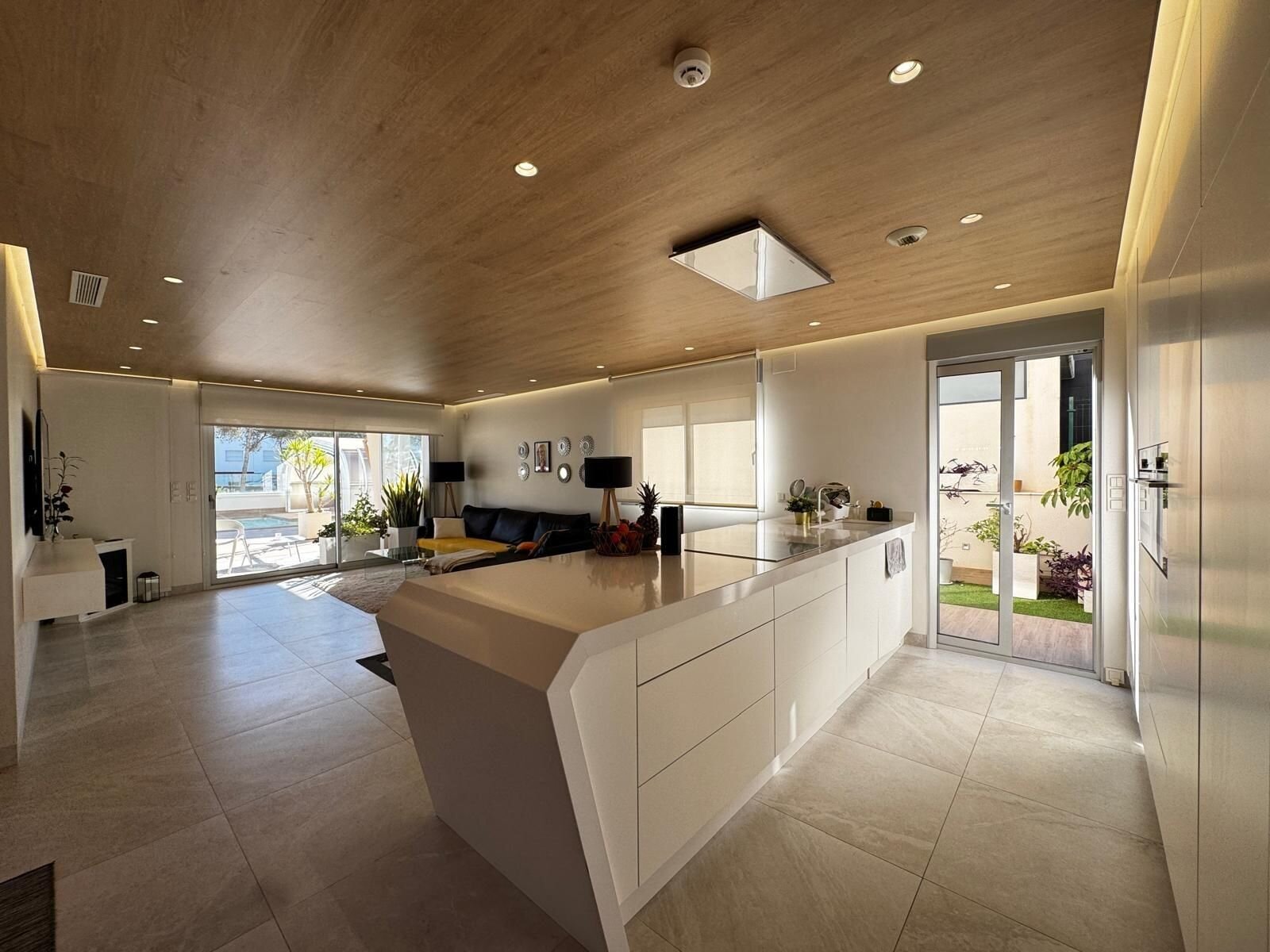 Villa de 4 Dormitorios en Campoamor, Orihuela Costa - Image 23