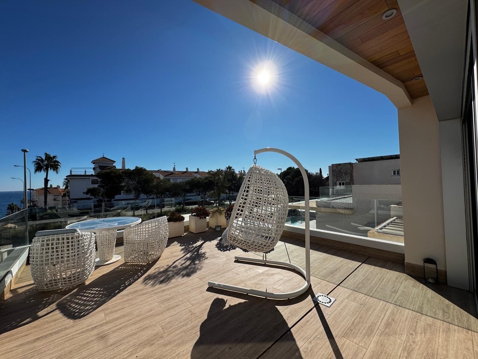 Villa de 4 Dormitorios en Campoamor, Orihuela Costa - Image 43