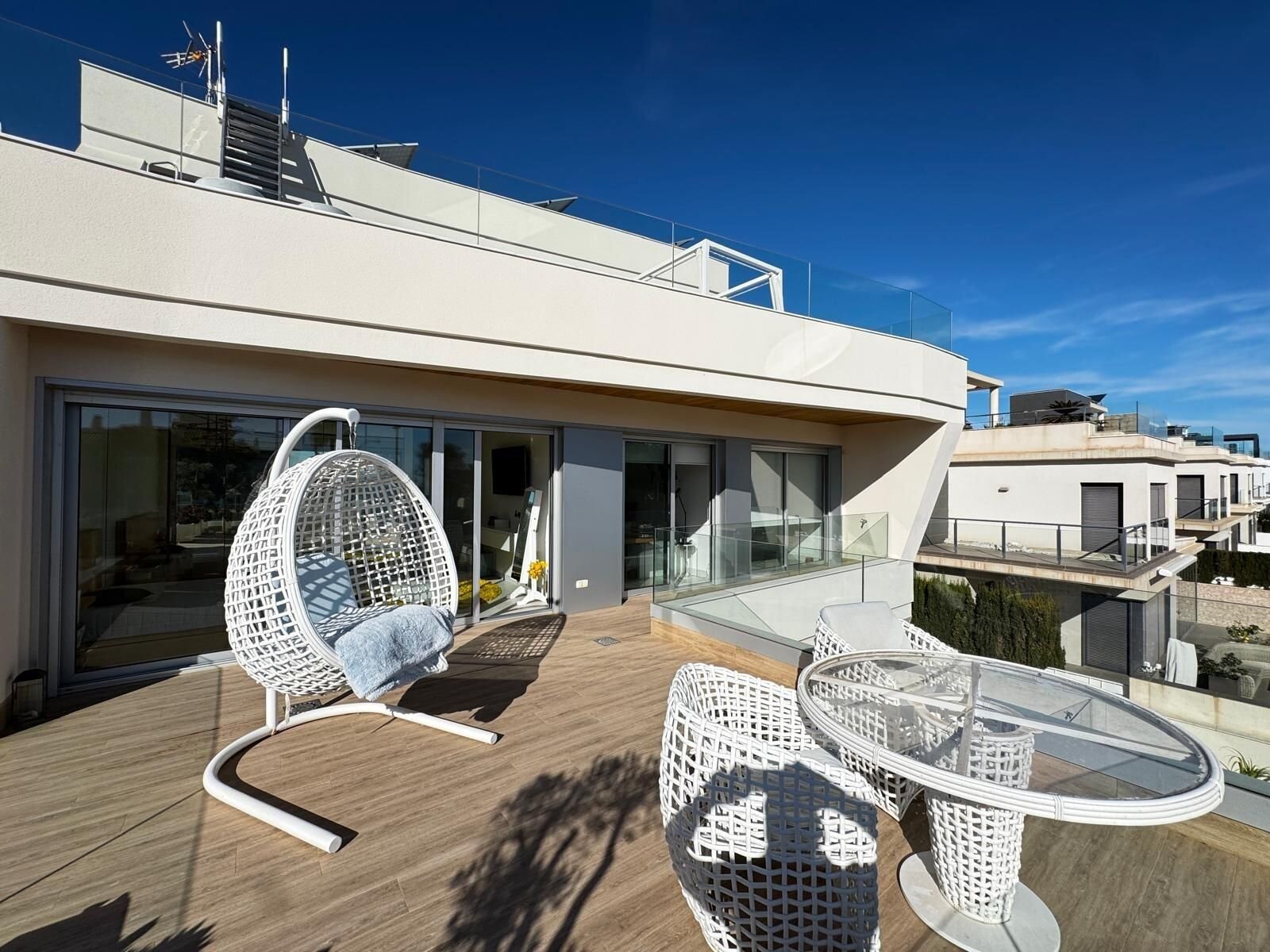 Villa de 4 Dormitorios en Campoamor, Orihuela Costa - Image 45