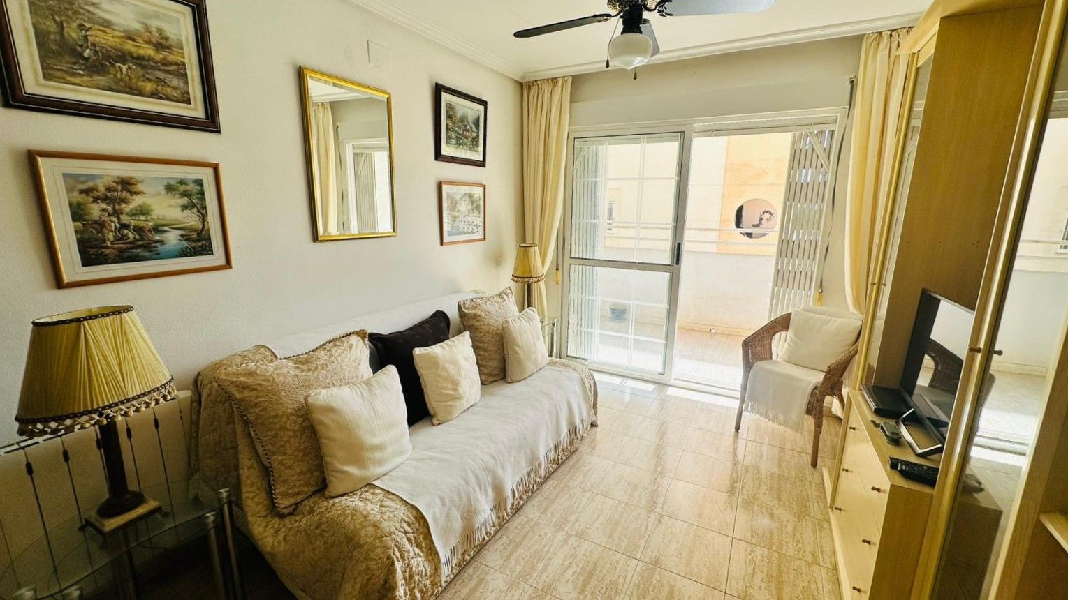 2-Bedroom Apartment in La Siesta - El Salado - Torreta, Torrevieja - Image 25