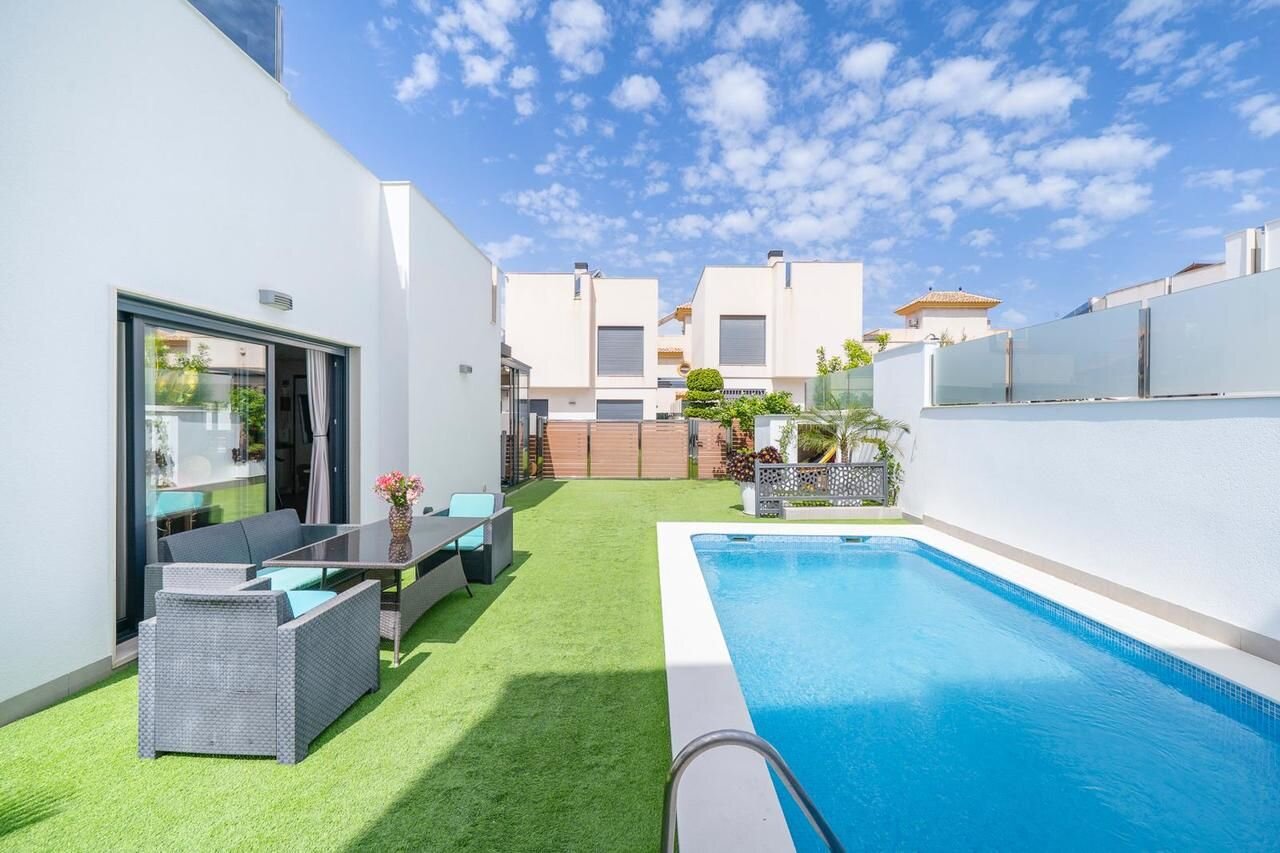 Villa de 5 Chambres à Aguas Nuevas, Torrevieja - Image 2